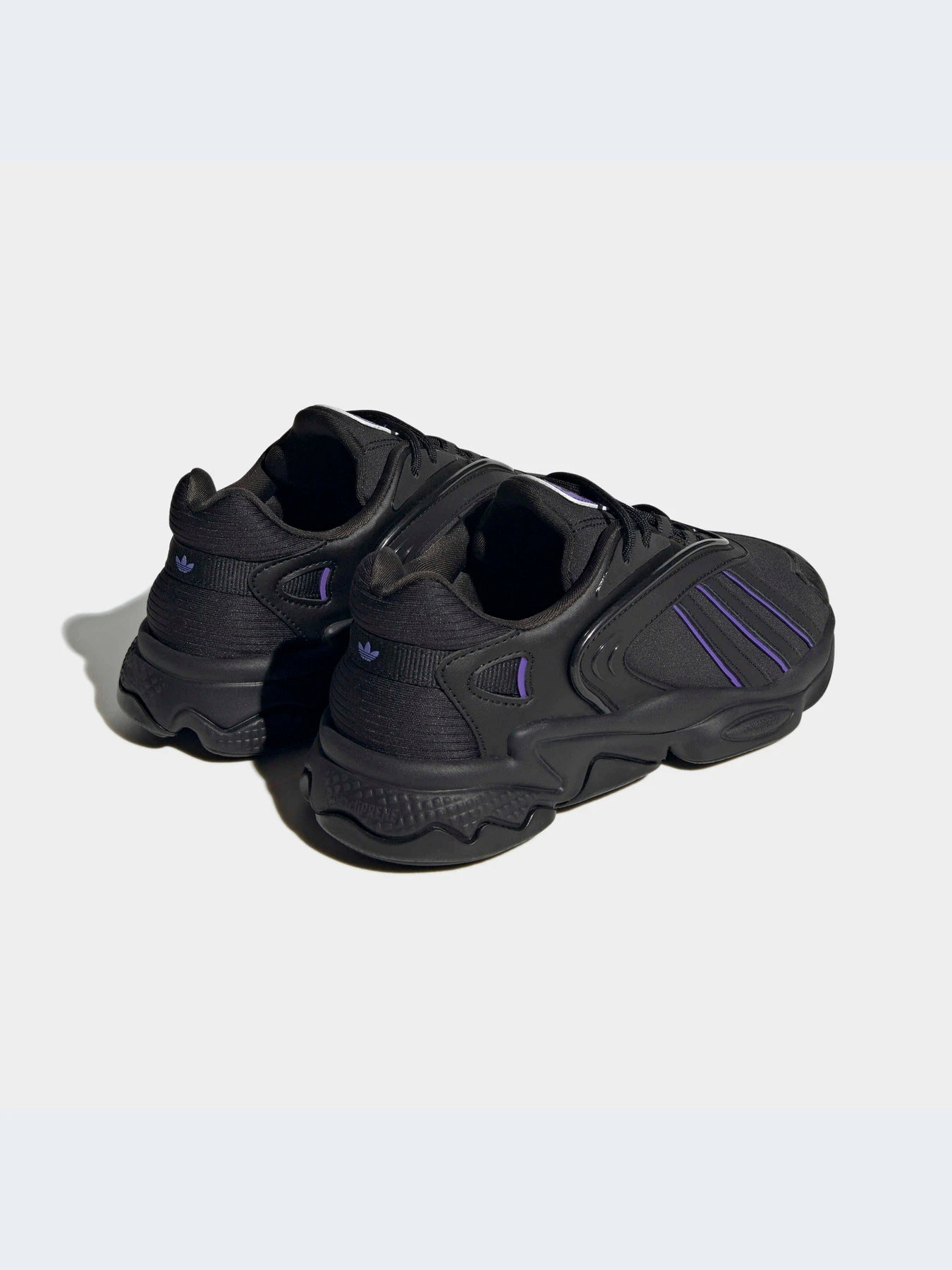 Кроссовки Adidas Ozweego модель HQ4473 Кроссовки Adidas Ozweego модель HQ4473 Фото