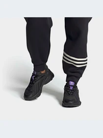 Кроссовки Adidas Ozweego модель HQ4473 Фото