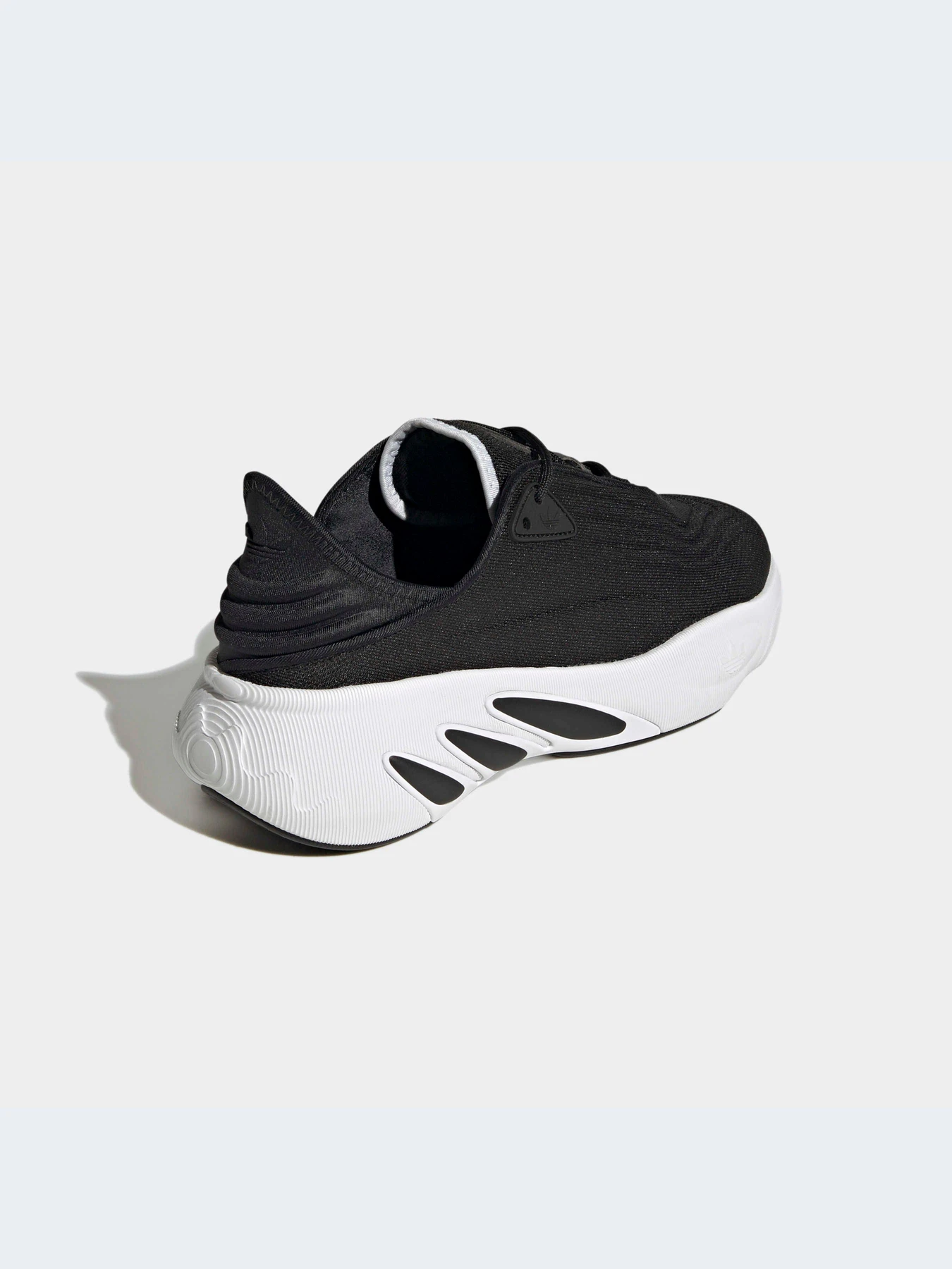 Кроссовки Adidas модель HP6477 Кроссовки Adidas модель HP6477 Фото