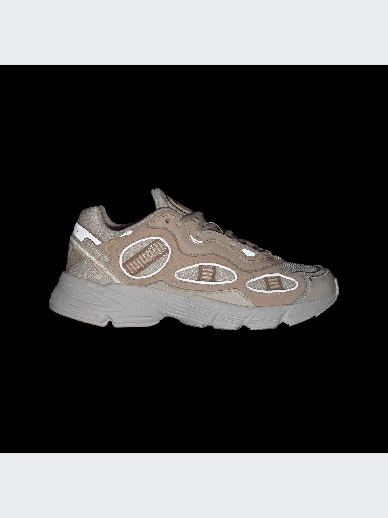 Кроссовки Adidas модель GY2597 Кроссовки Adidas модель GY2597 Фото