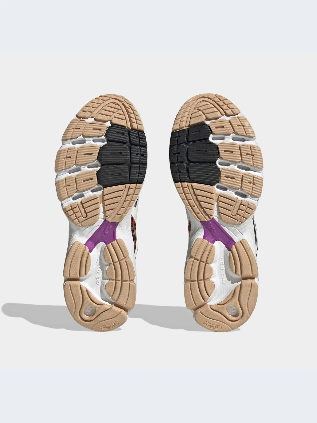 Кроссовки Adidas модель HP6363 Кроссовки Adidas модель HP6363 Фото