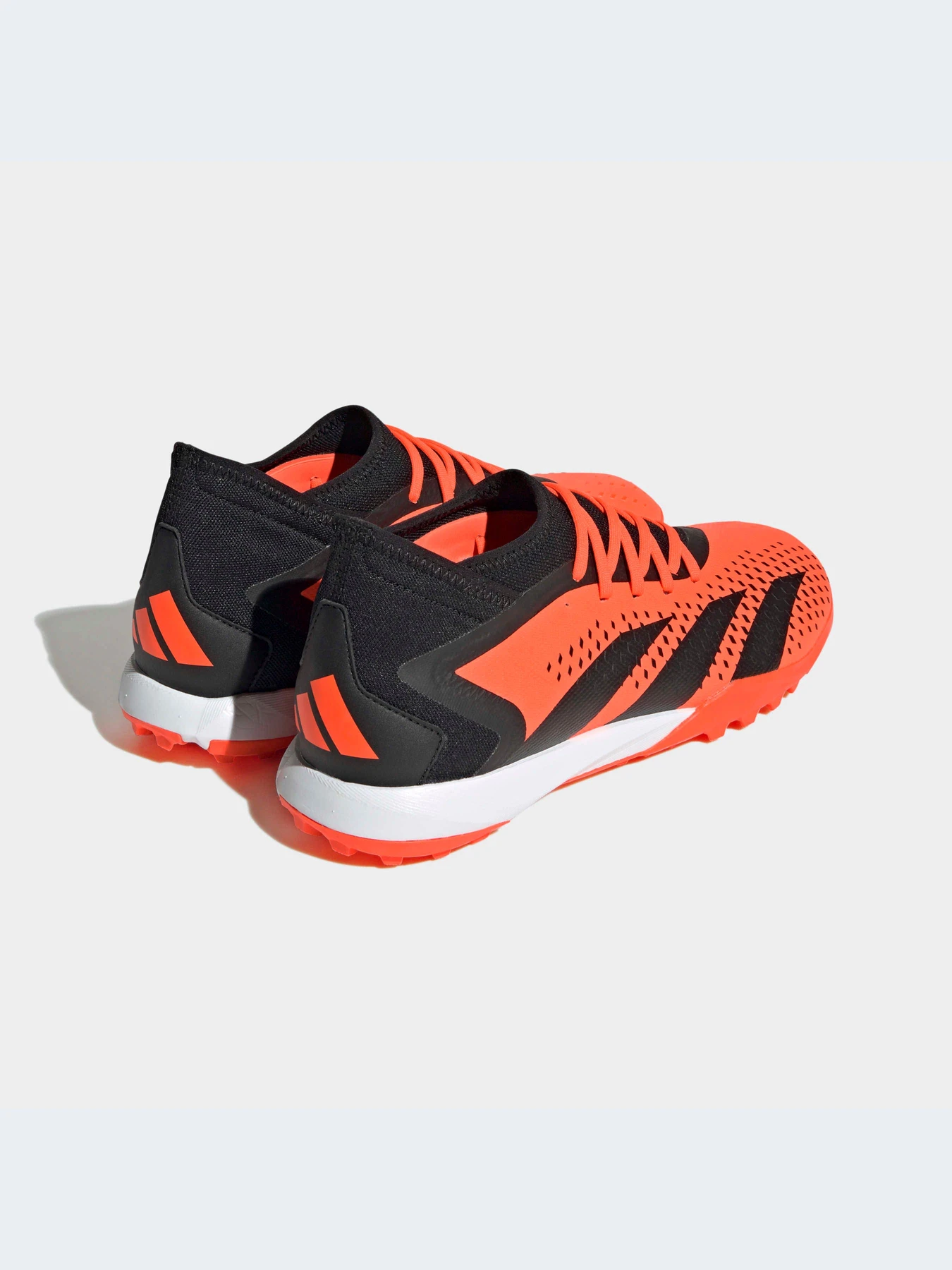 Кроссовки Adidas Predator модель GW4638 Кроссовки Adidas Predator модель GW4638 Фото