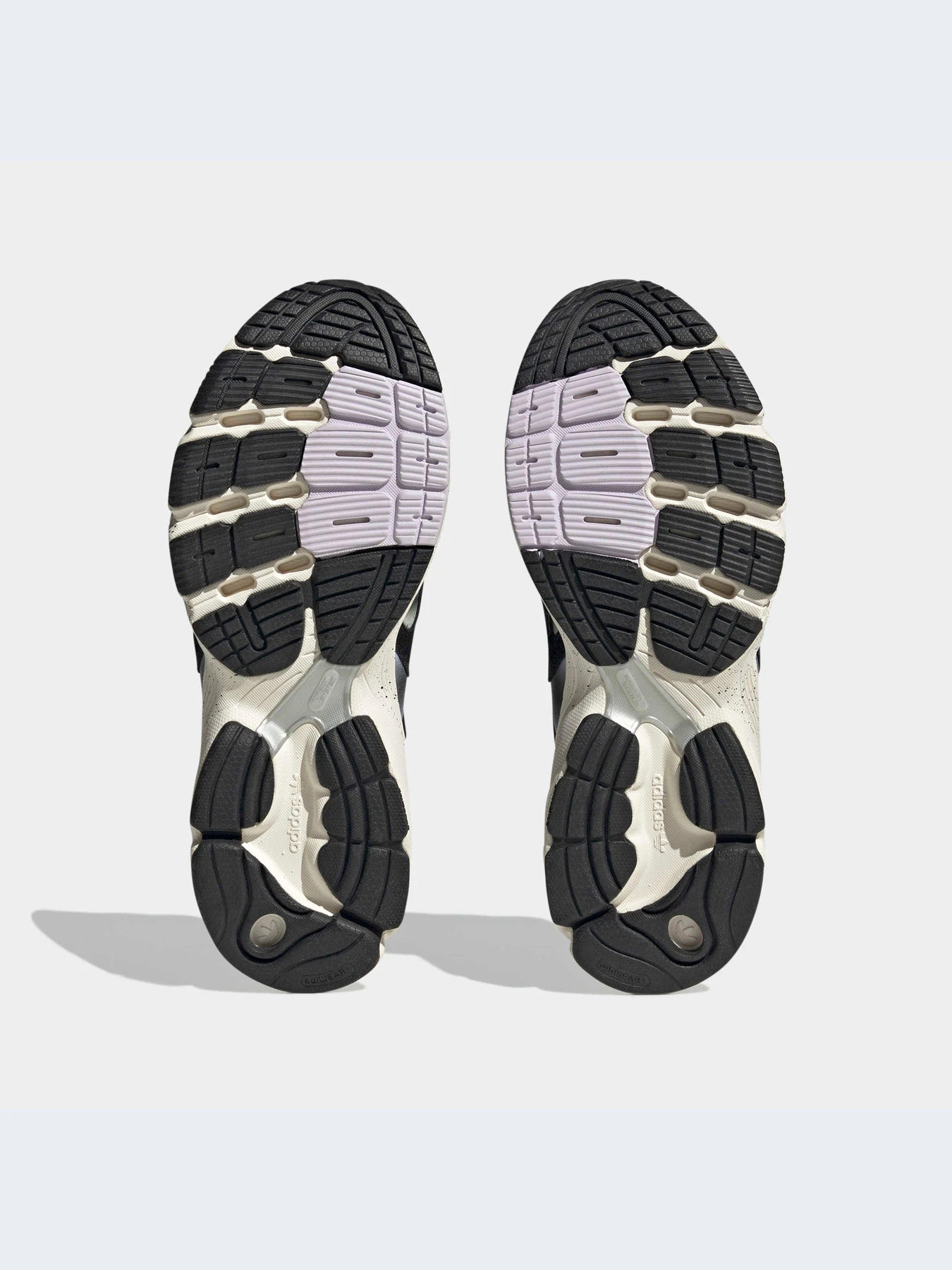 Кроссовки Adidas модель HQ8954 Кроссовки Adidas модель HQ8954 Фото