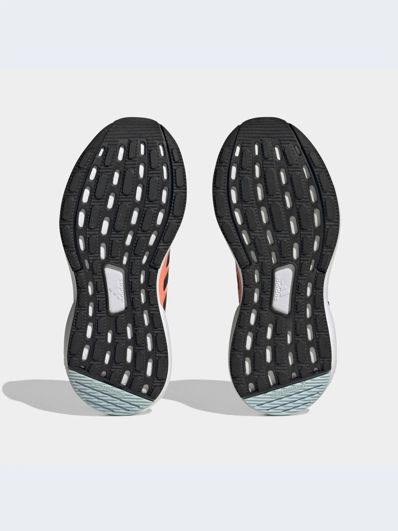 Кроссовки Adidas модель H06362 Кроссовки Adidas модель H06362 Фото