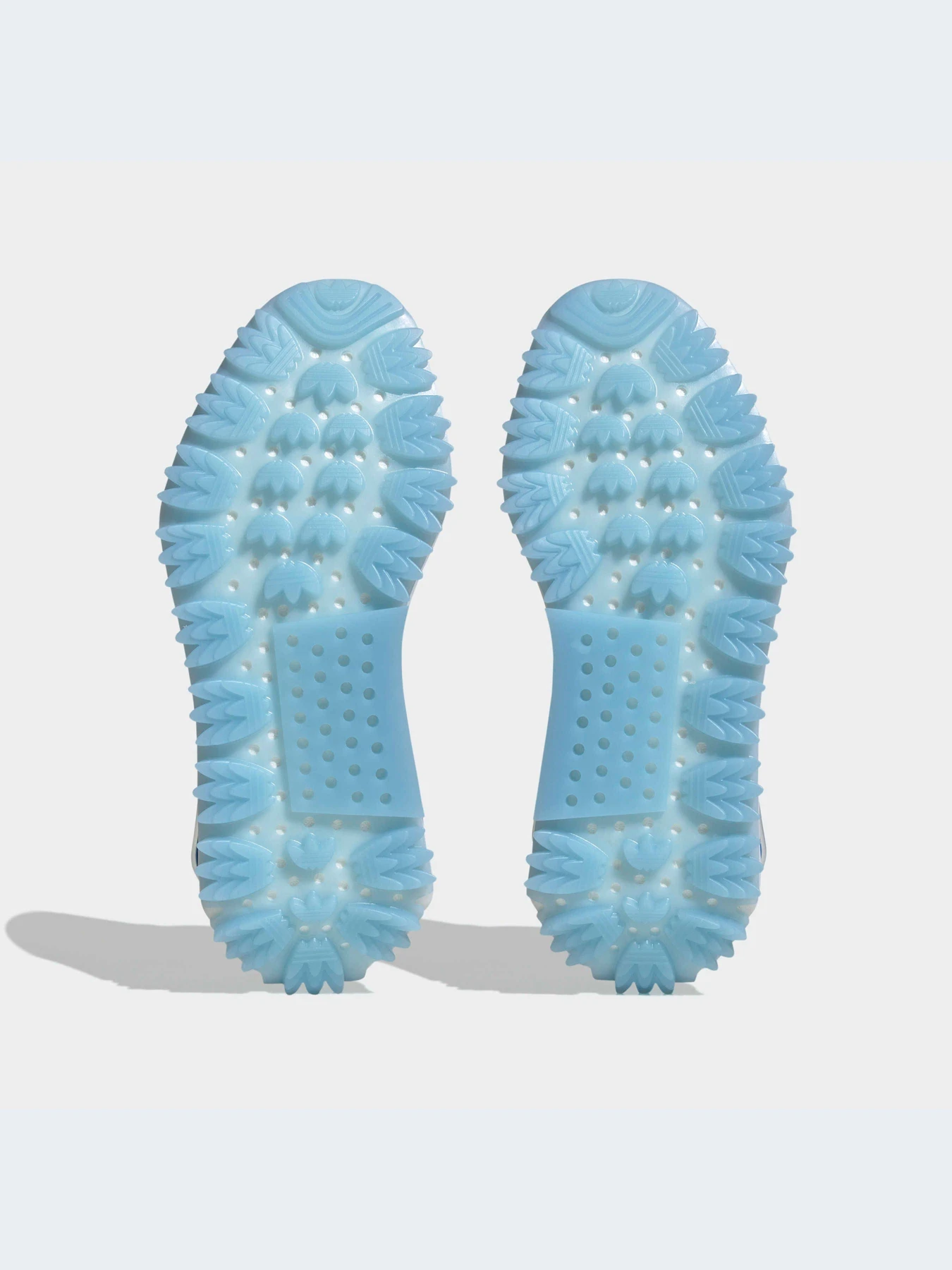 Кроссовки Adidas NMD модель HQ4435 Кроссовки Adidas NMD модель HQ4435 Фото