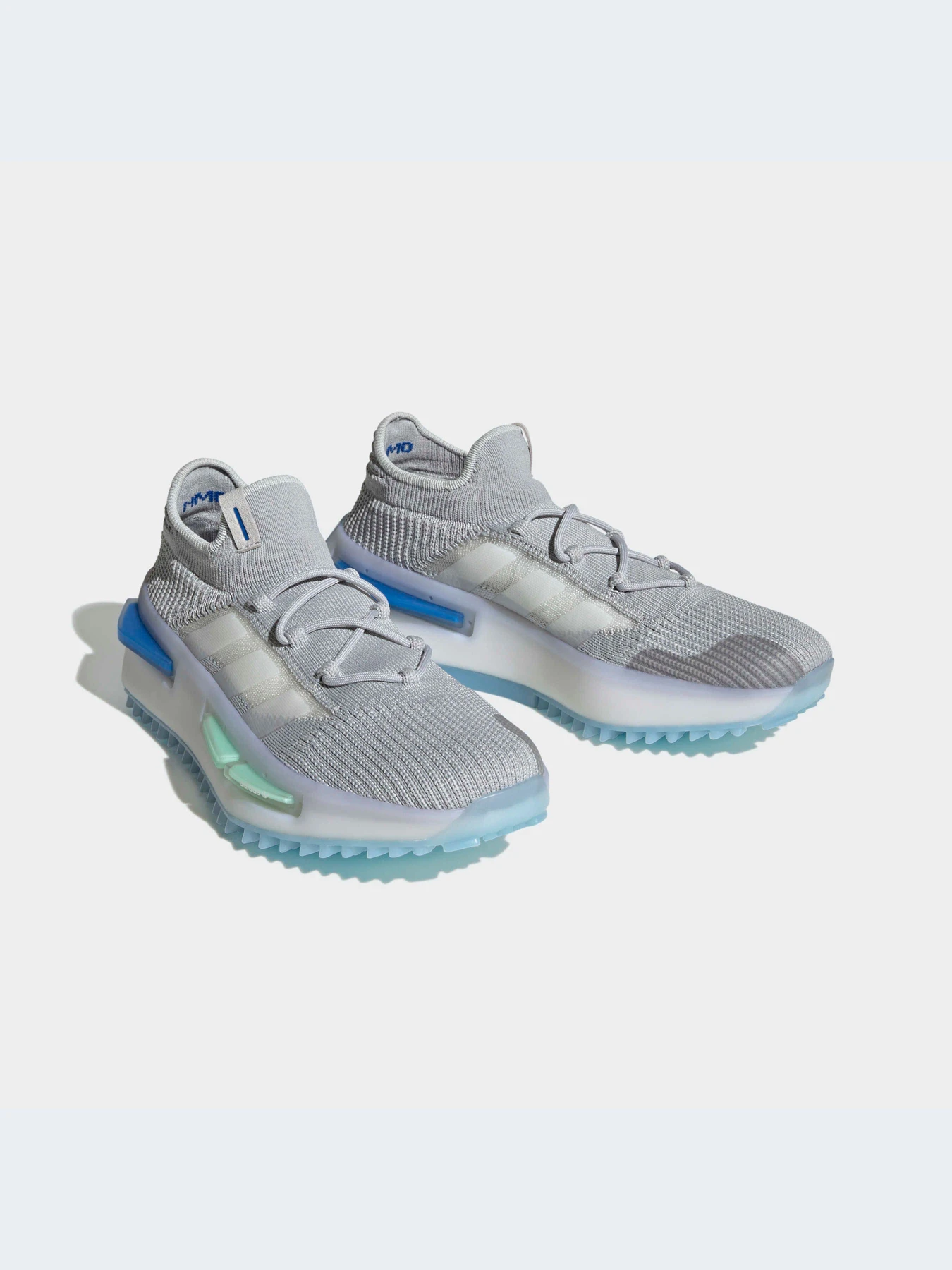 Кроссовки Adidas NMD модель HQ4435 Кроссовки Adidas NMD модель HQ4435 Фото