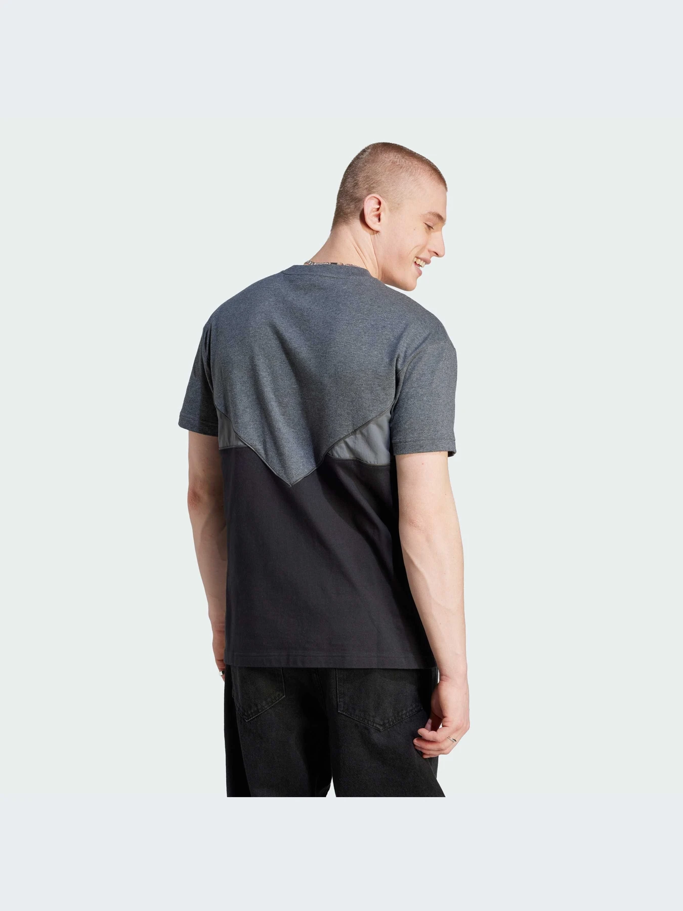 Футболки і поло Adidas Adicolor модель II5784 Футболки і поло Adidas Adicolor модель II5784 Фото
