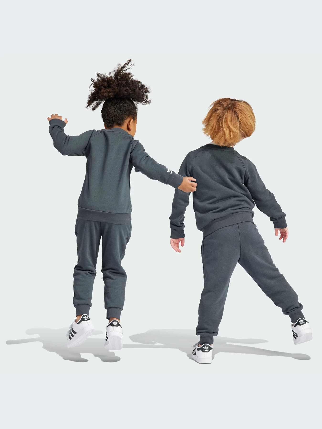 Костюмы Adidas модель IC3056 Костюмы Adidas модель IC3056 Фото