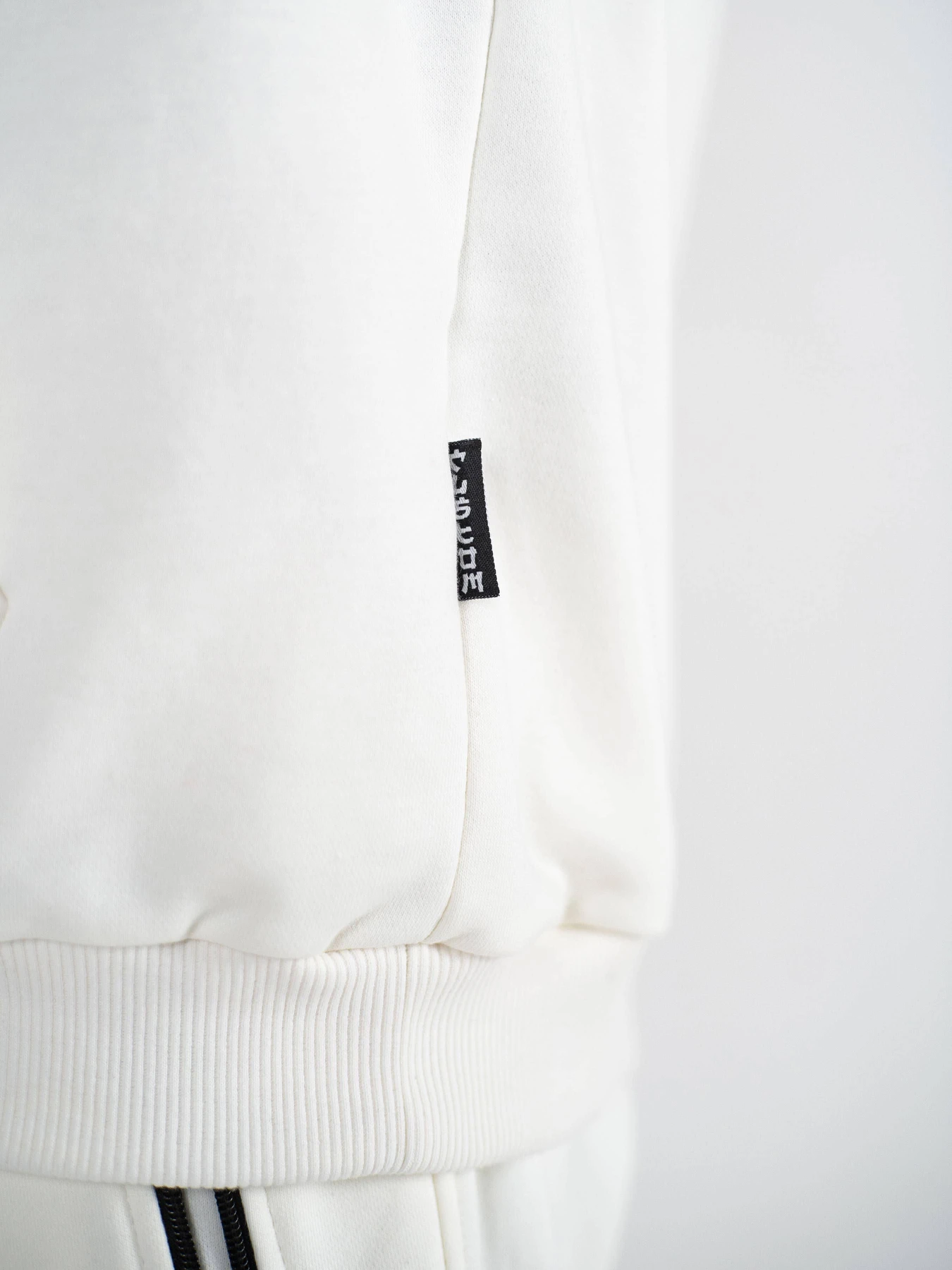Худи и свитшоты Custom Wear модель cw-hood-3899 Худи и свитшоты Custom Wear модель cw-hood-3899 Фото