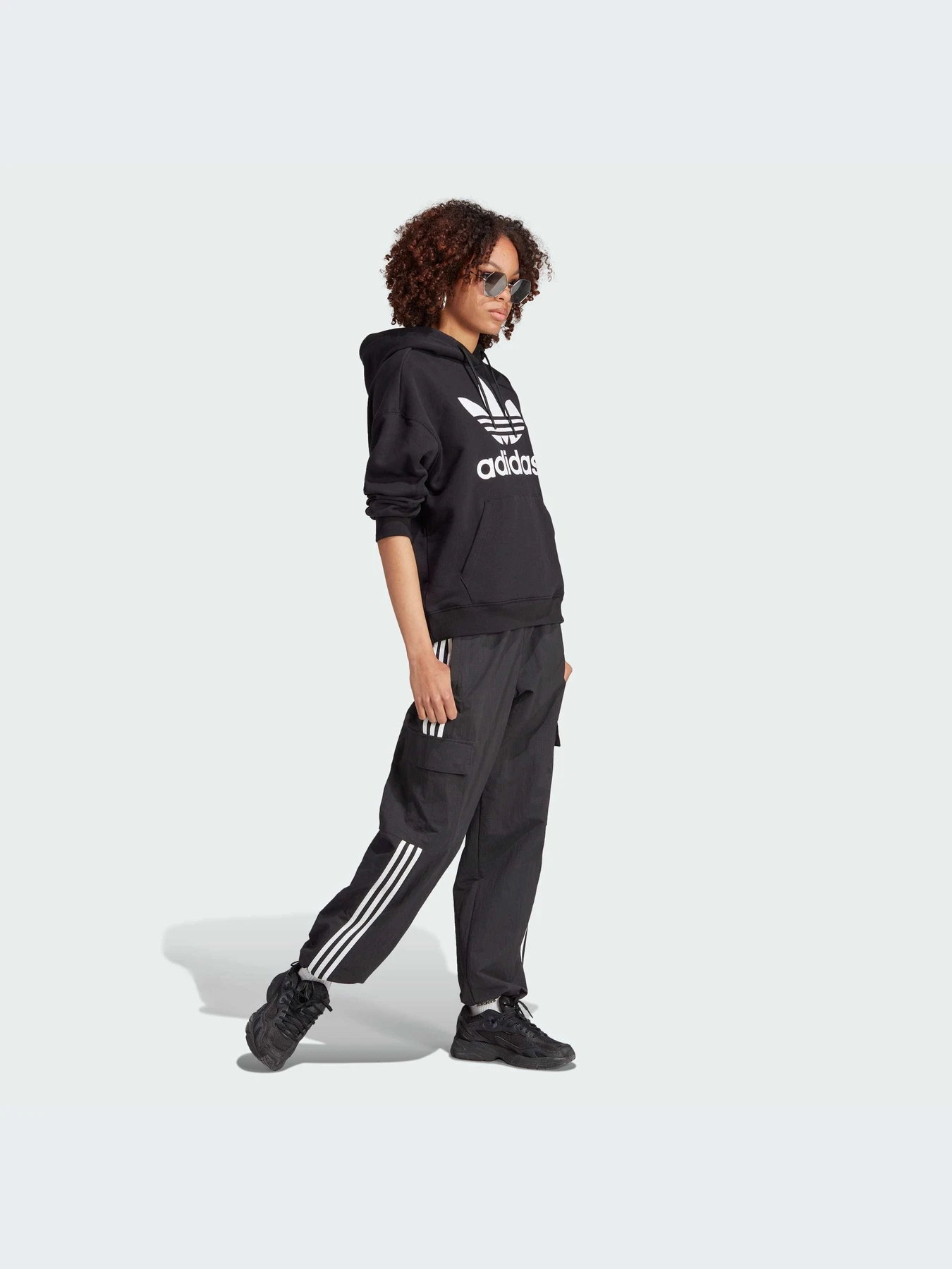 Худі та світшоти Adidas Adicolor модель IK4058 Фото