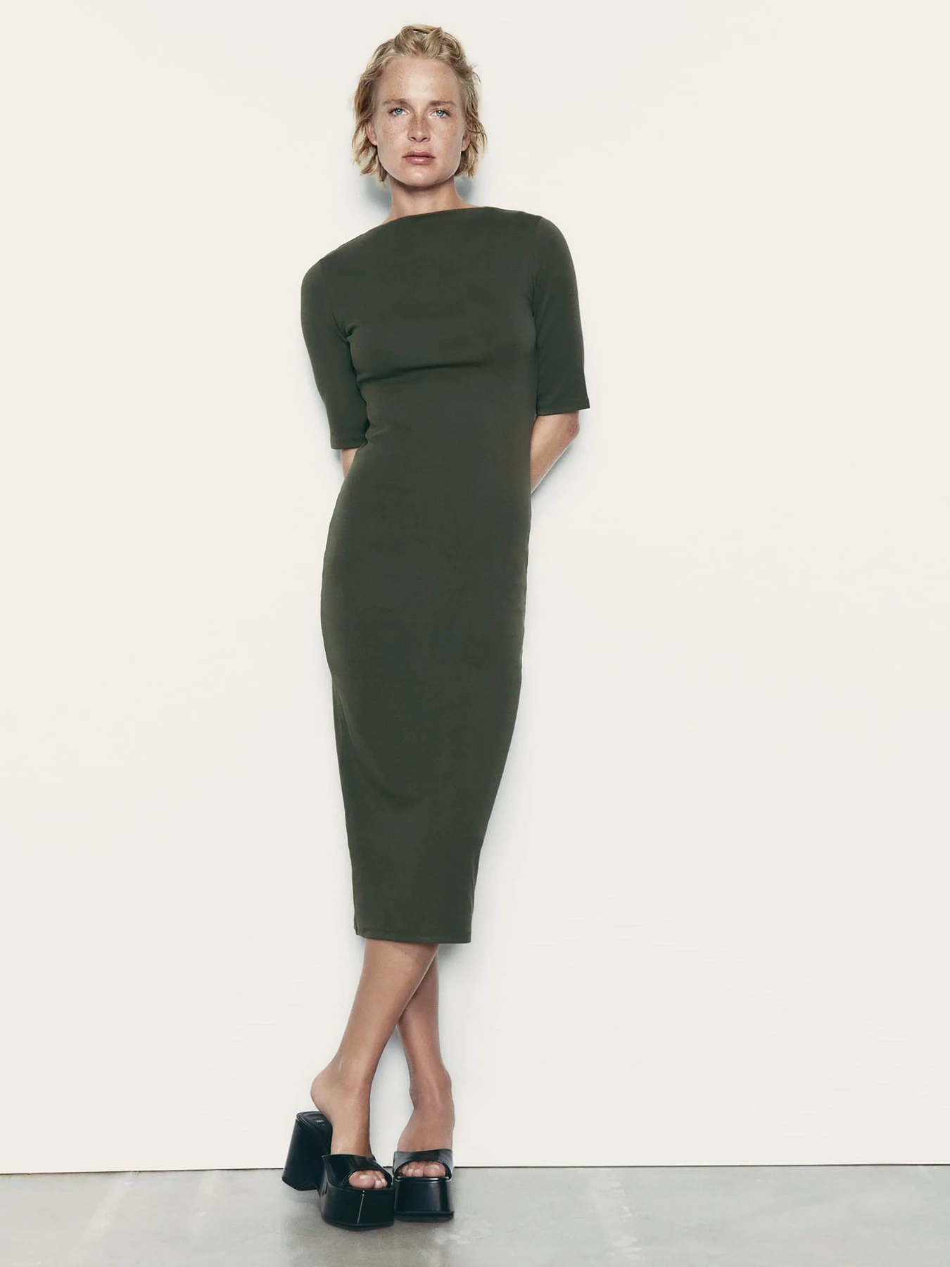 Сукні ZARA модель 70943 Фото