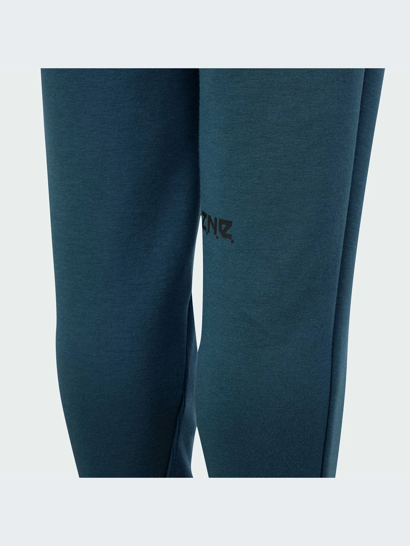 Брюки Adidas ZNE модель IM8397 Брюки Adidas ZNE модель IM8397 Фото