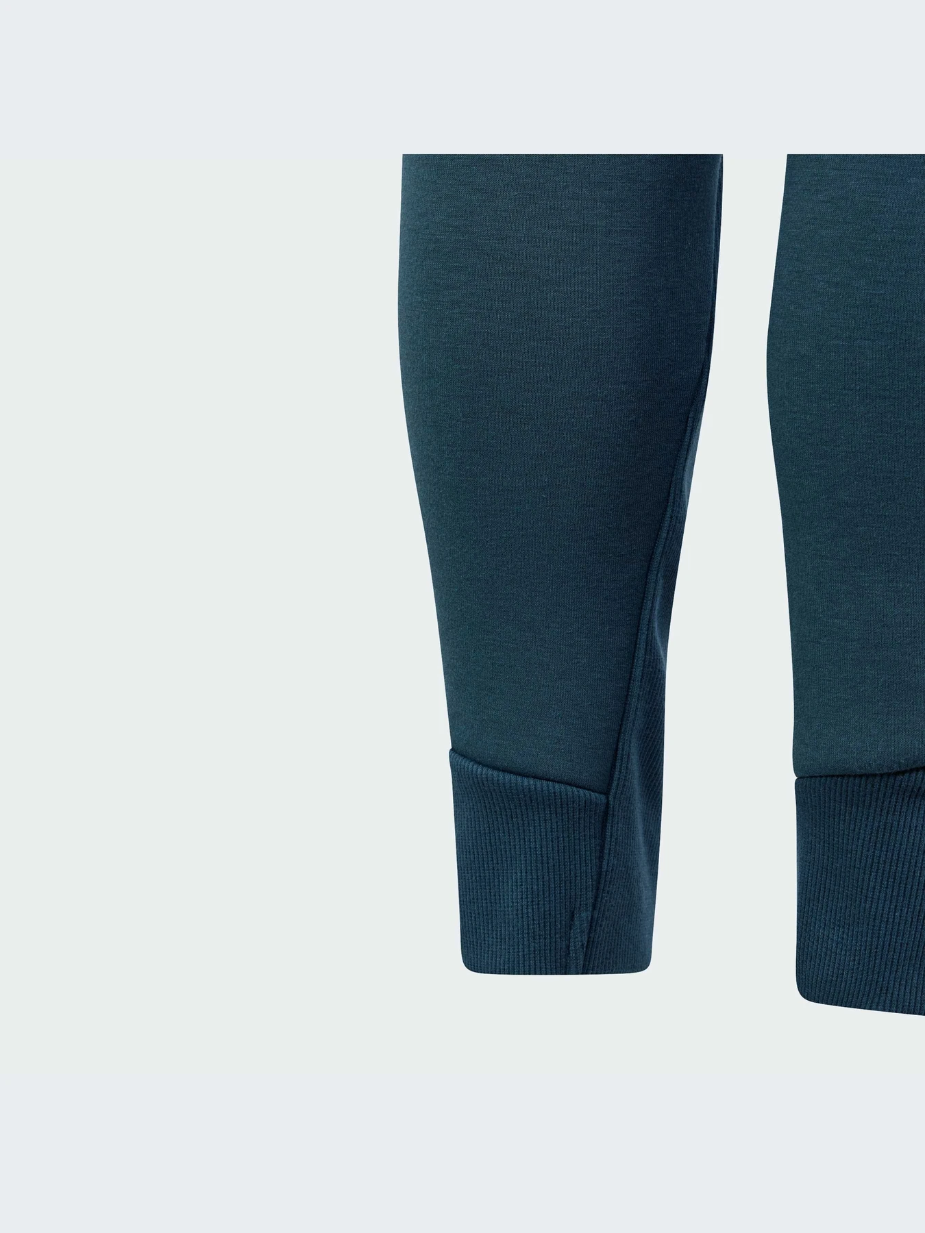 Брюки Adidas ZNE модель IM8397 Брюки Adidas ZNE модель IM8397 Фото