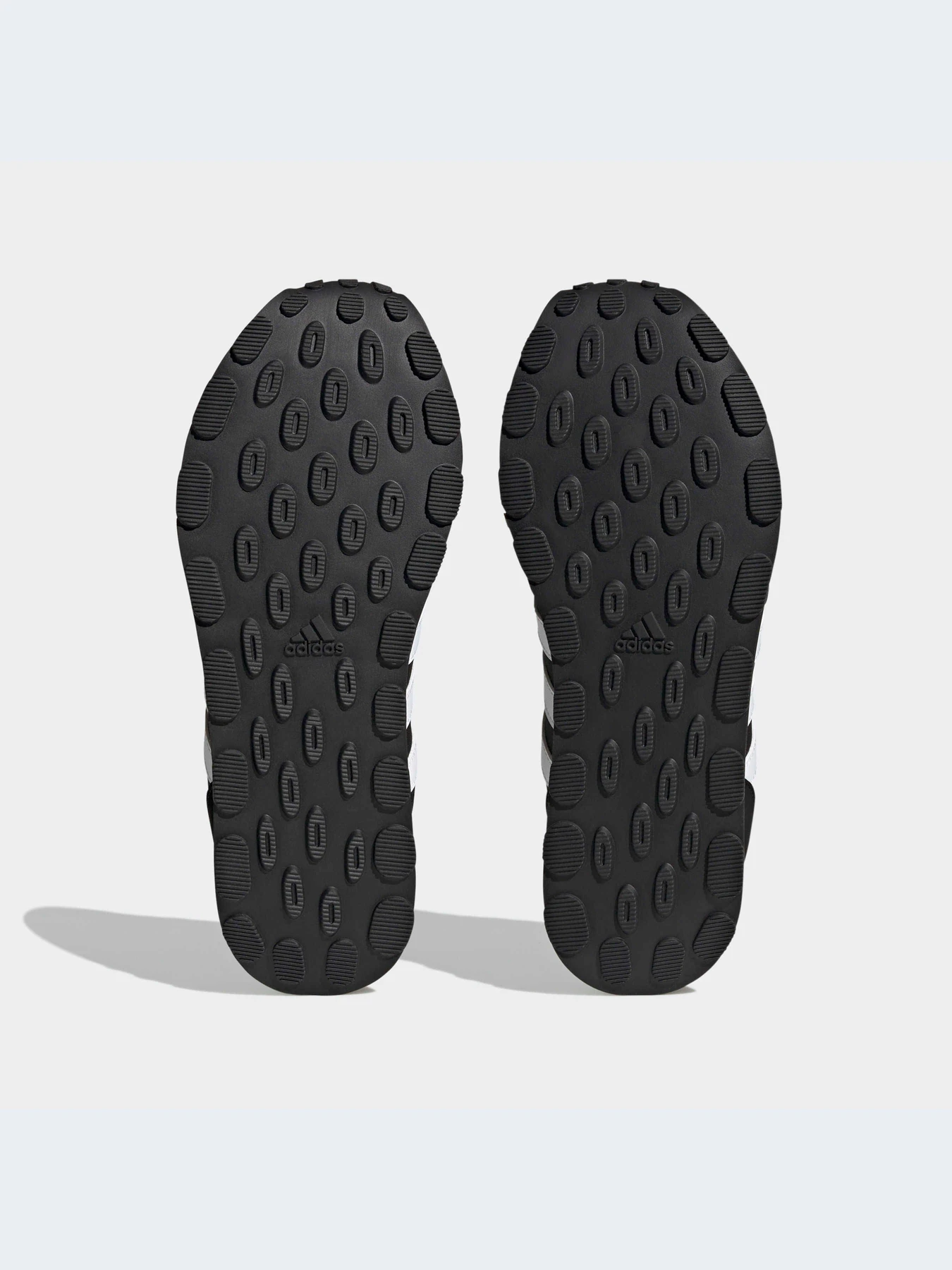 Кроссовки Adidas модель HP2258 Кроссовки Adidas модель HP2258 Фото
