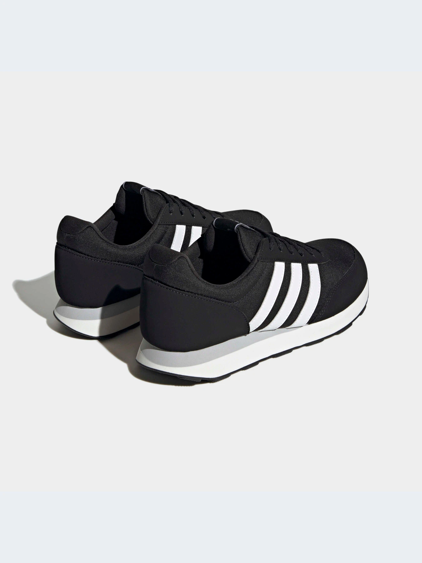 Кроссовки Adidas модель HP2258 Кроссовки Adidas модель HP2258 Фото