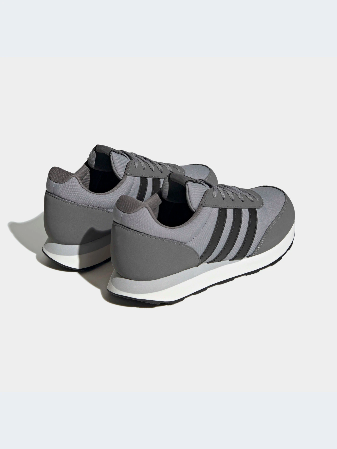 Кроссовки Adidas модель HP2259 Кроссовки Adidas модель HP2259 Фото