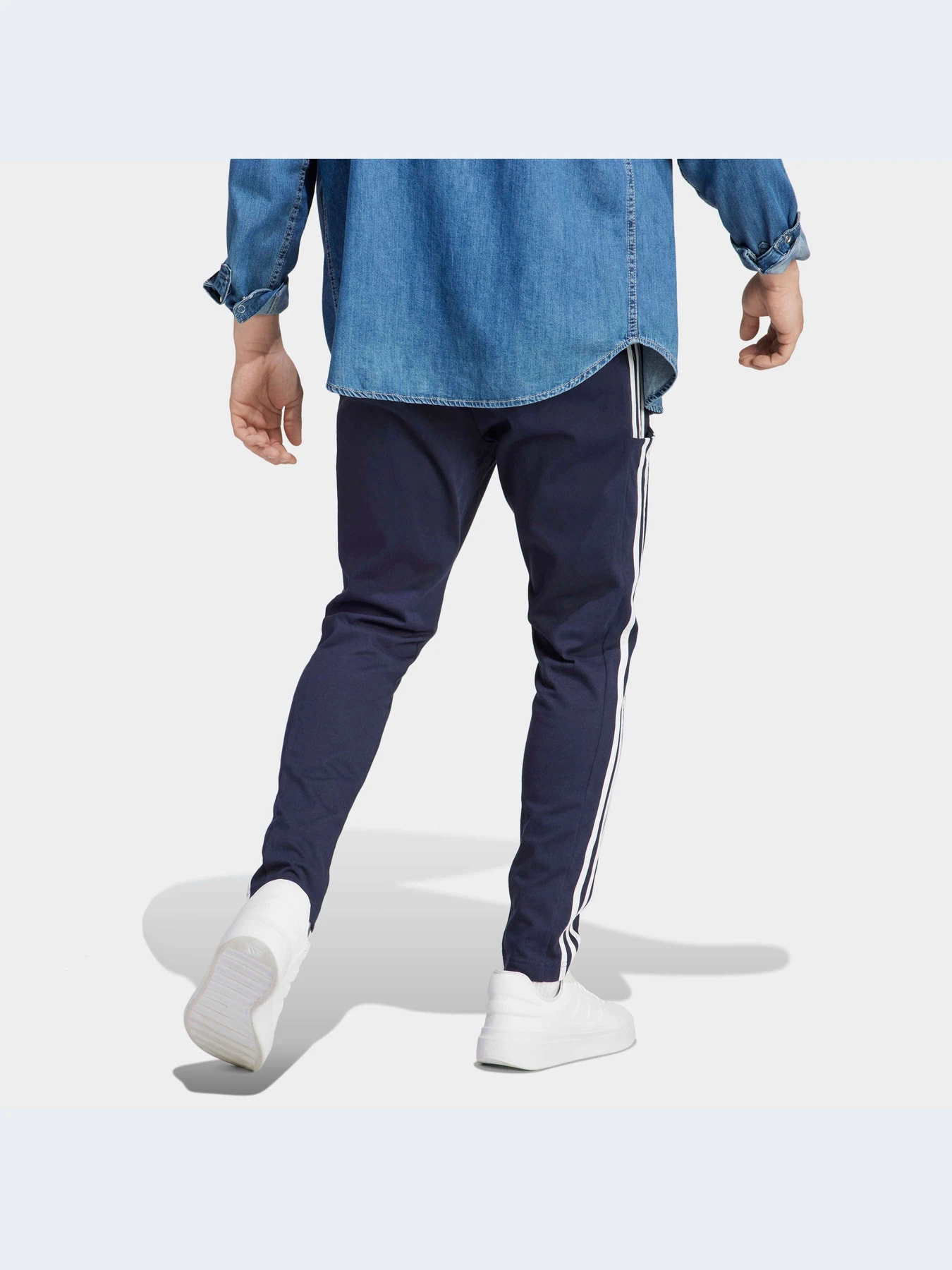 Брюки Adidas модель IC0045 Брюки Adidas модель IC0045 Фото