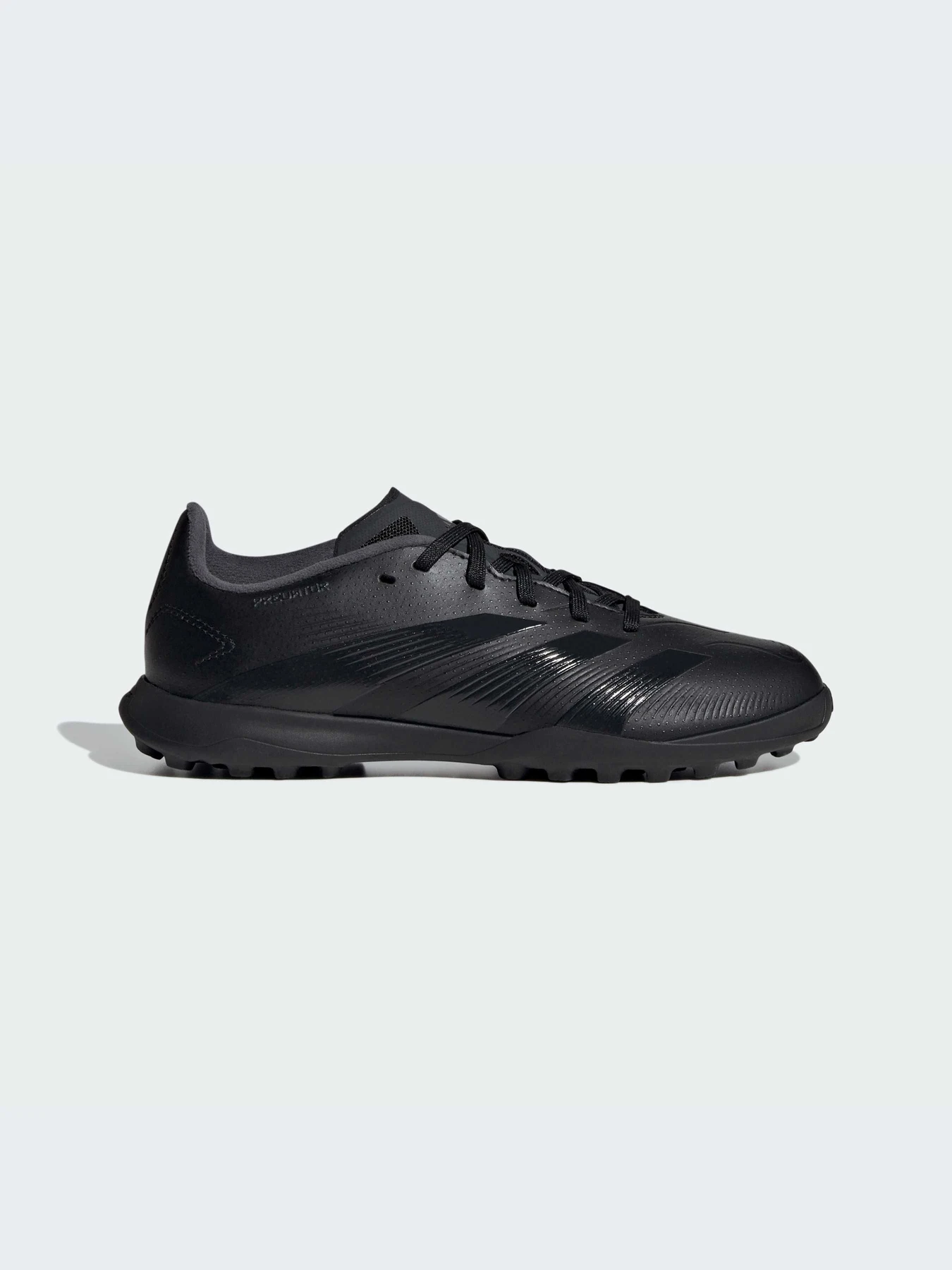 Кроссовки Adidas Predator модель IG5443 Кроссовки Adidas Predator модель IG5443 Фото