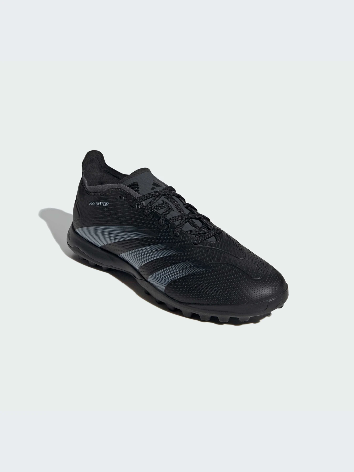 Кроссовки Adidas Predator модель IE2614 Кроссовки Adidas Predator модель IE2614 Фото
