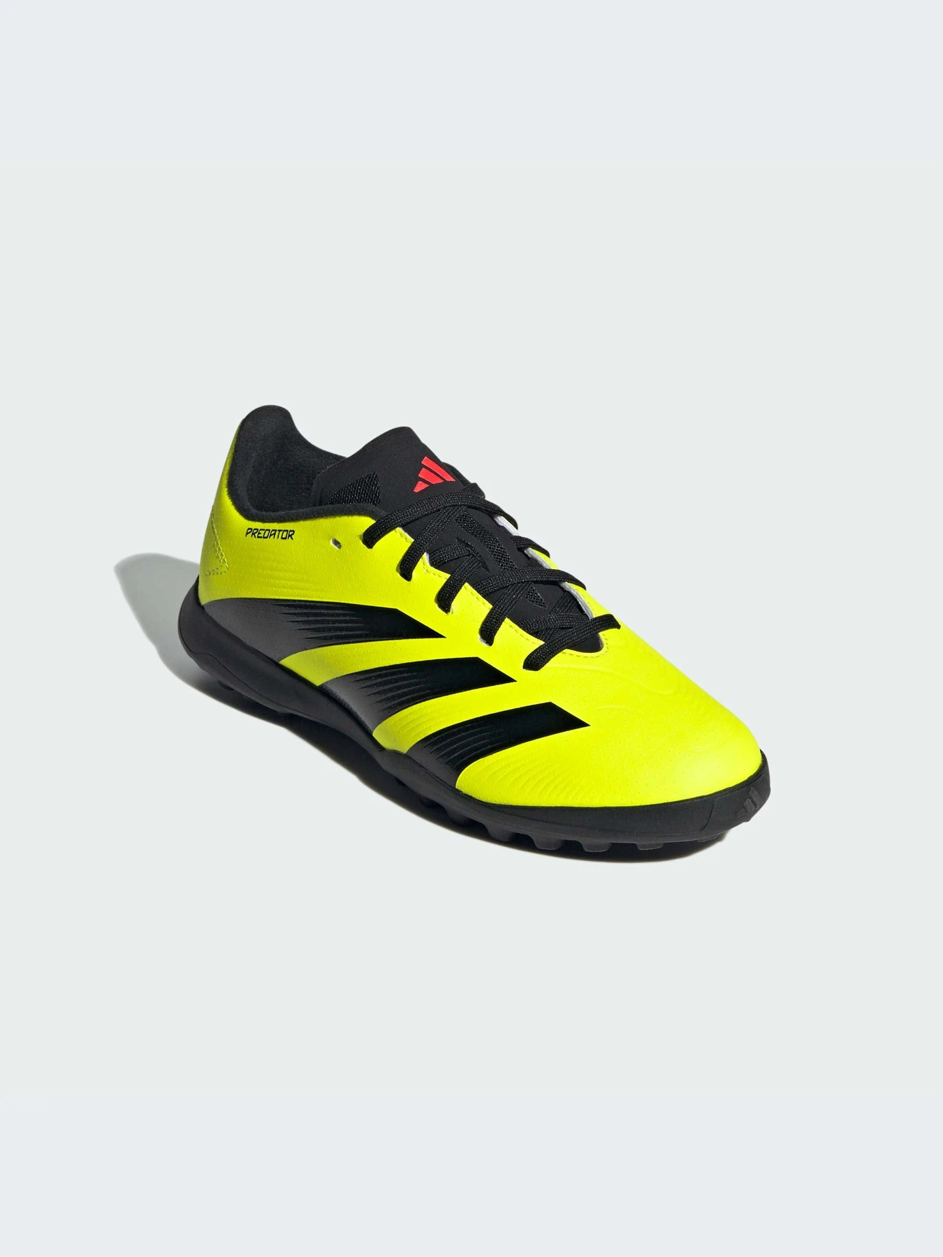 Кроссовки Adidas Predator модель IG5444 Кроссовки Adidas Predator модель IG5444 Фото