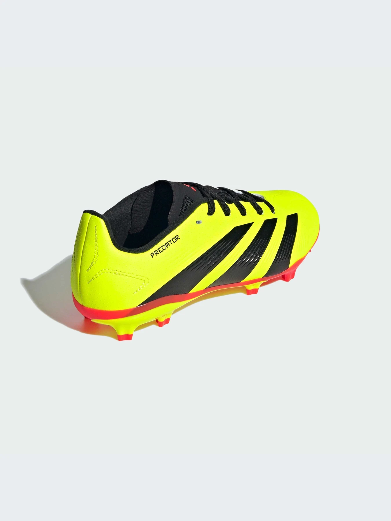 Кросівки Adidas Predator модель IG7747 Кросівки Adidas Predator модель IG7747 Фото
