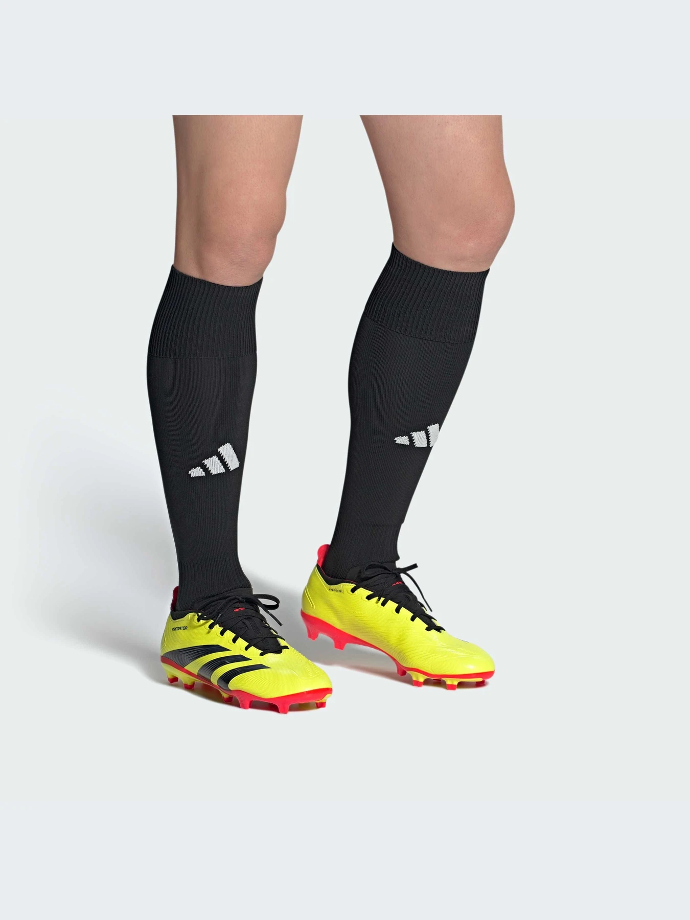 Кросівки Adidas Predator модель IG7761 Фото