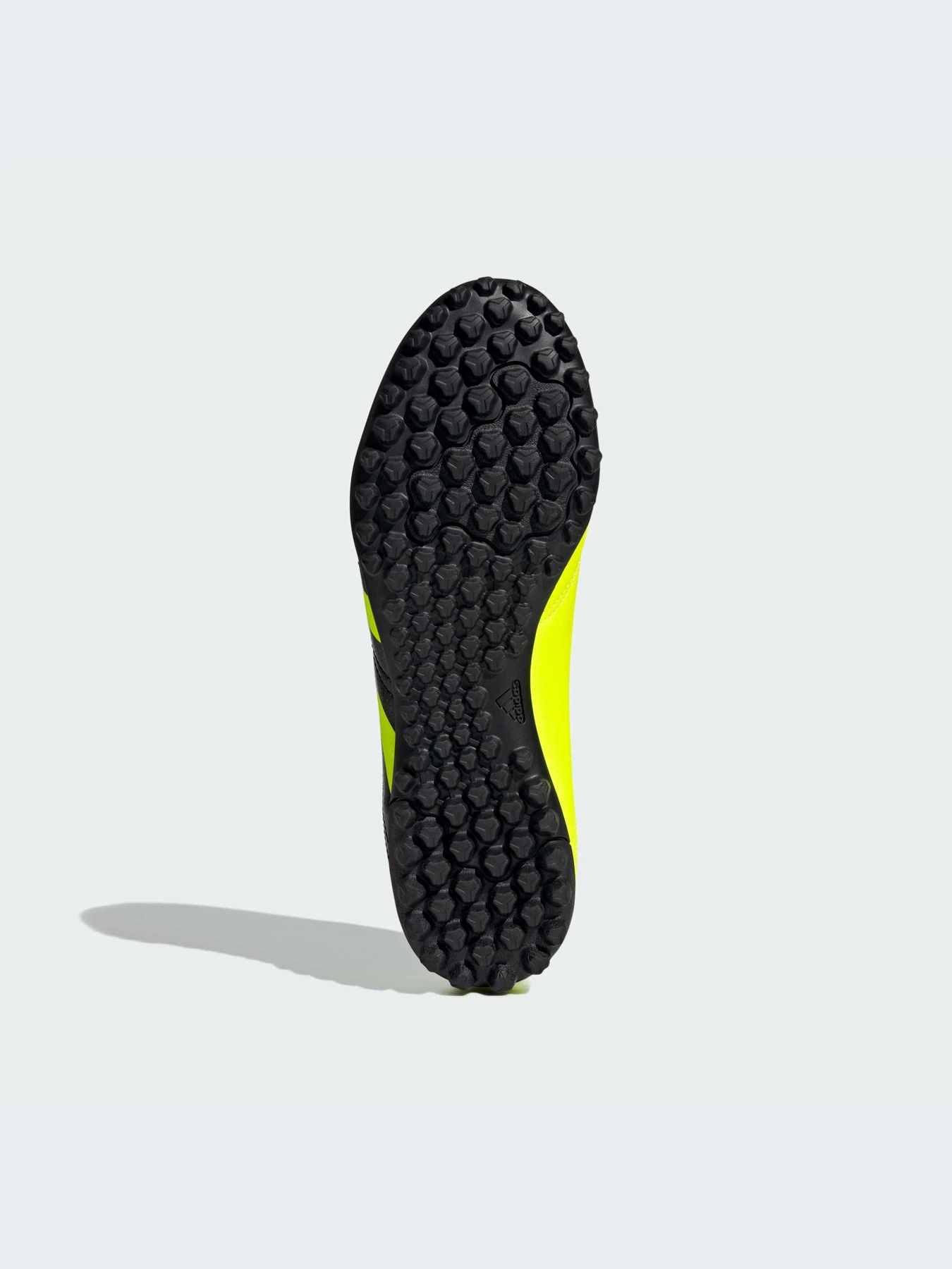 Кроссовки Adidas Predator модель IG7712 Кроссовки Adidas Predator модель IG7712 Фото