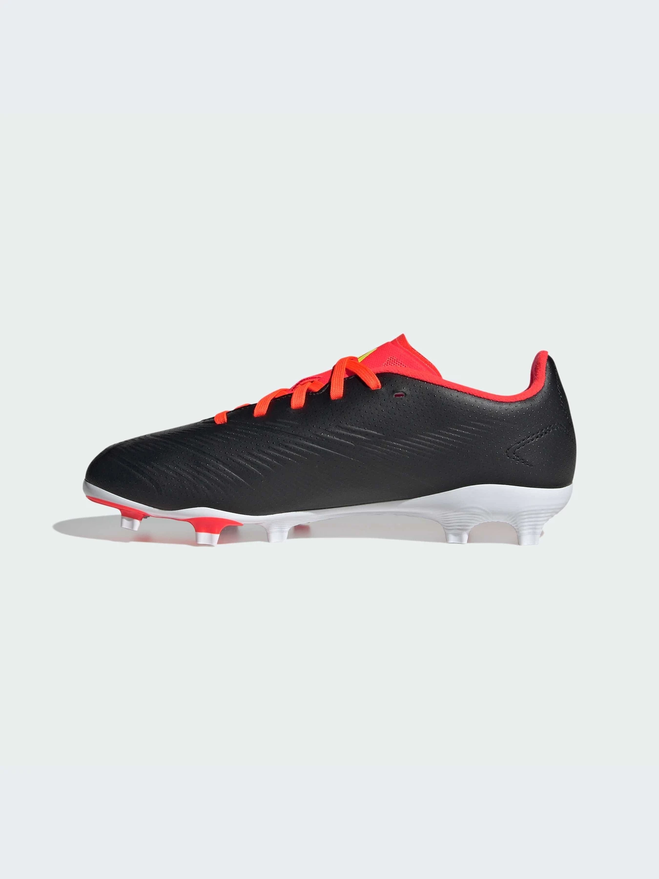 Кроссовки Adidas Predator модель IG7748 Фото