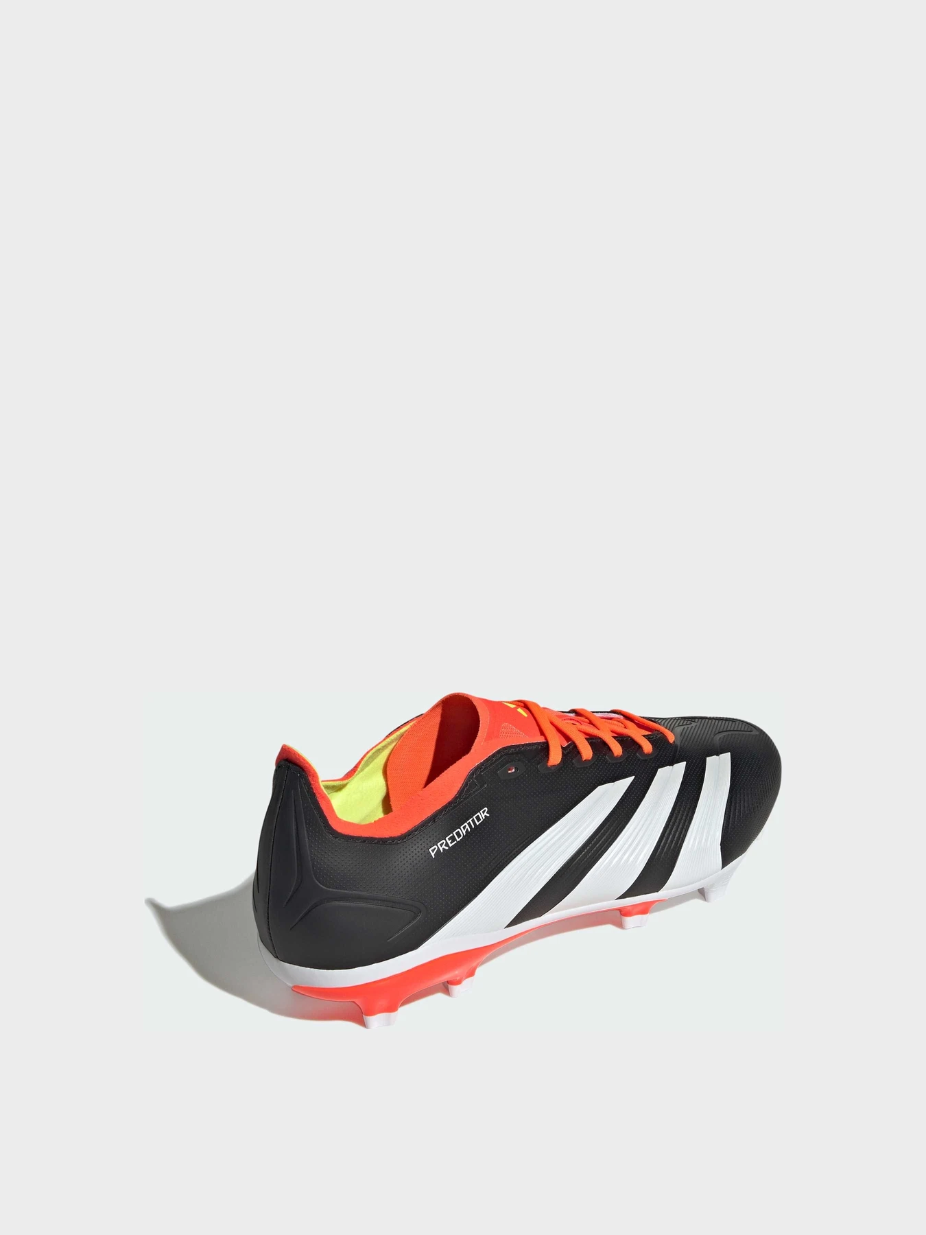 Кроссовки Adidas Predator модель IG7762 Кроссовки Adidas Predator модель IG7762 Фото