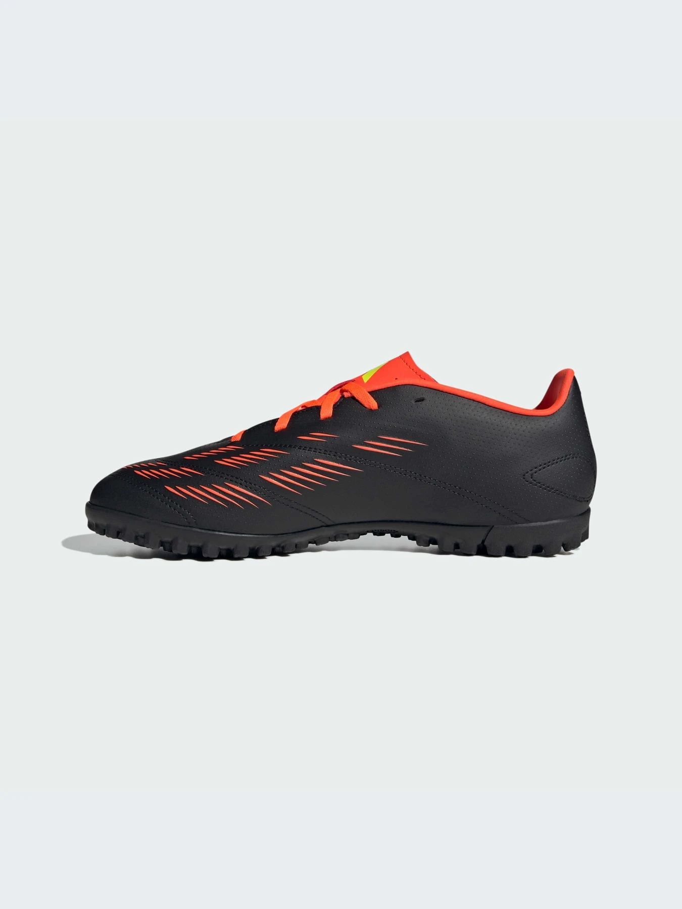 Кроссовки Adidas Predator модель IG7711 Фото