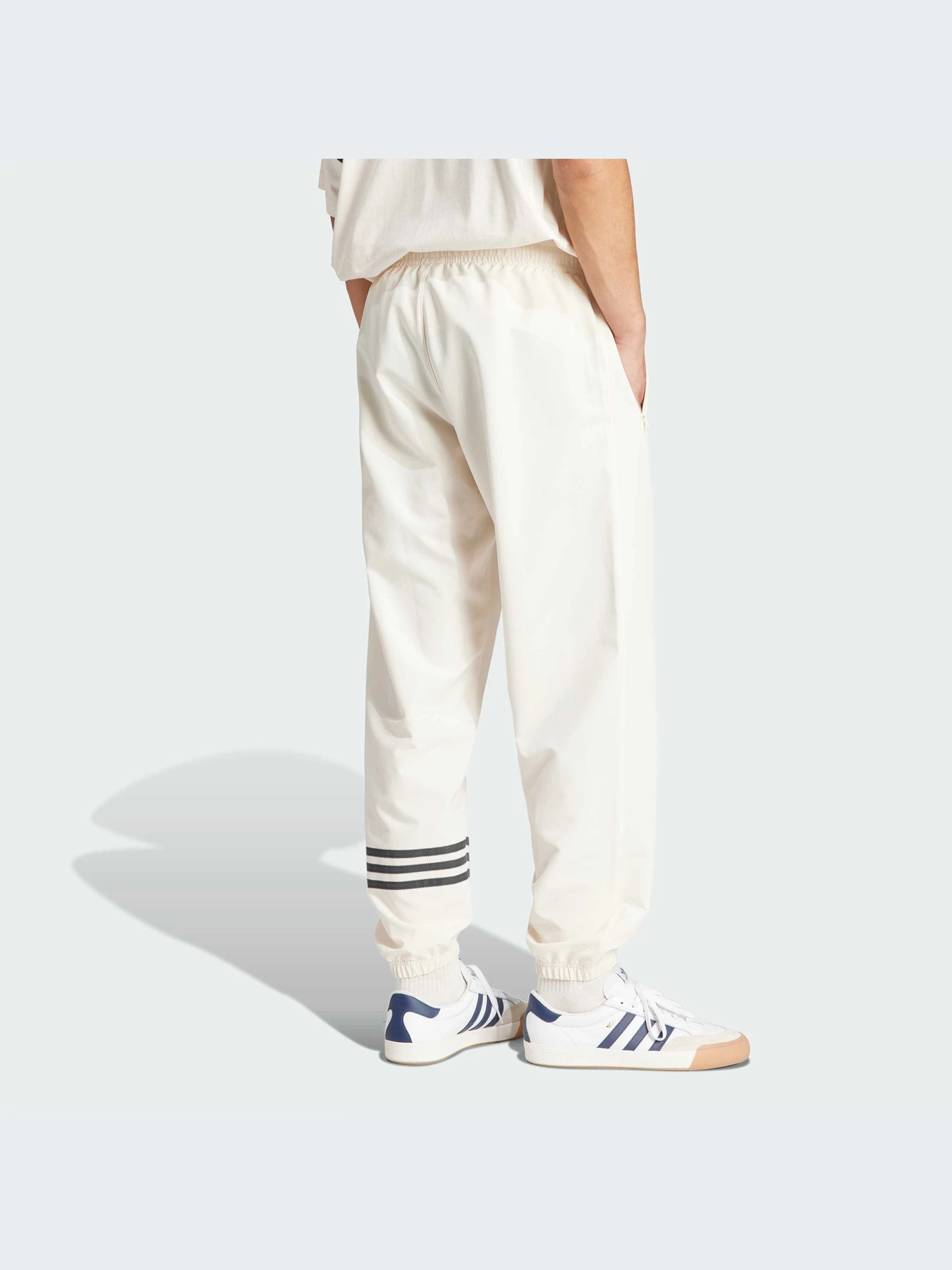 Брюки Adidas модель IV5356 Брюки Adidas модель IV5356 Фото