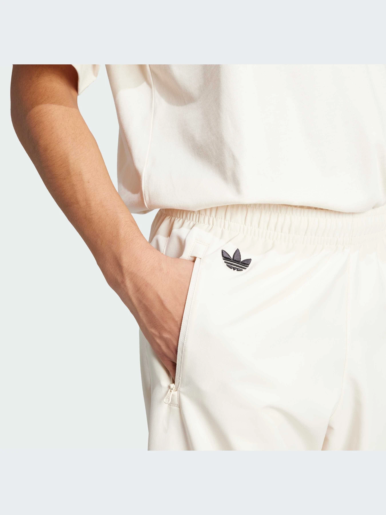 Брюки Adidas модель IV5356 Брюки Adidas модель IV5356 Фото