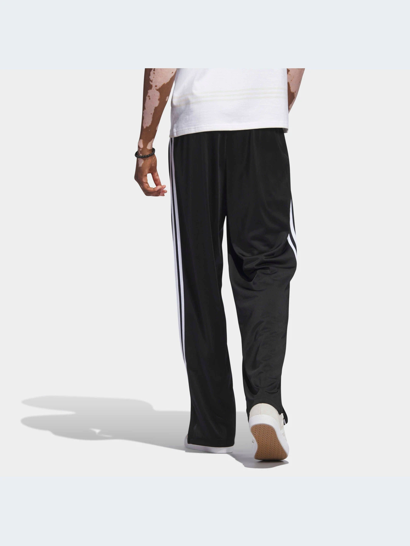 Брюки Adidas модель IJ7055 Брюки Adidas модель IJ7055 Фото