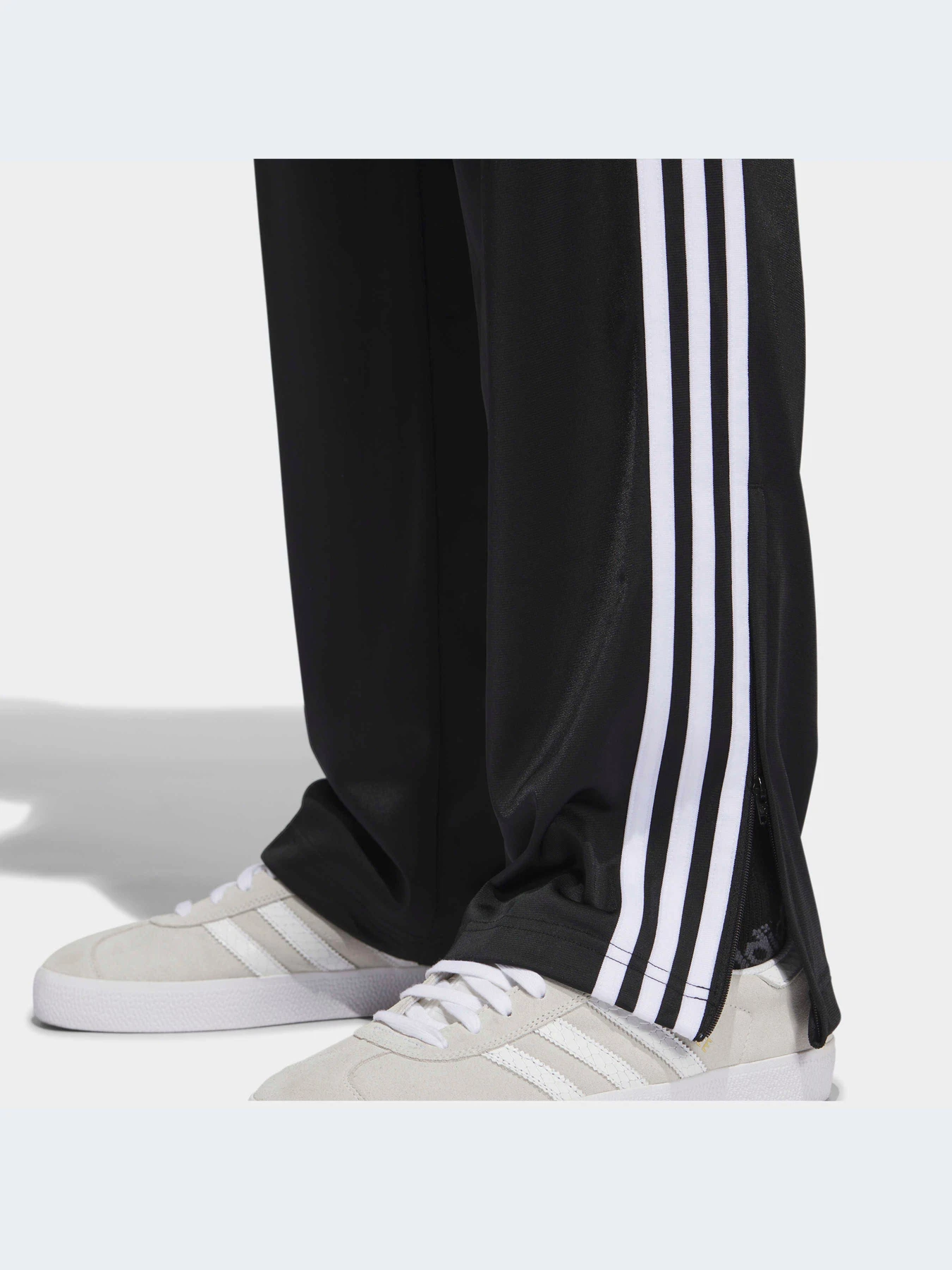 Брюки Adidas модель IJ7055 Брюки Adidas модель IJ7055 Фото