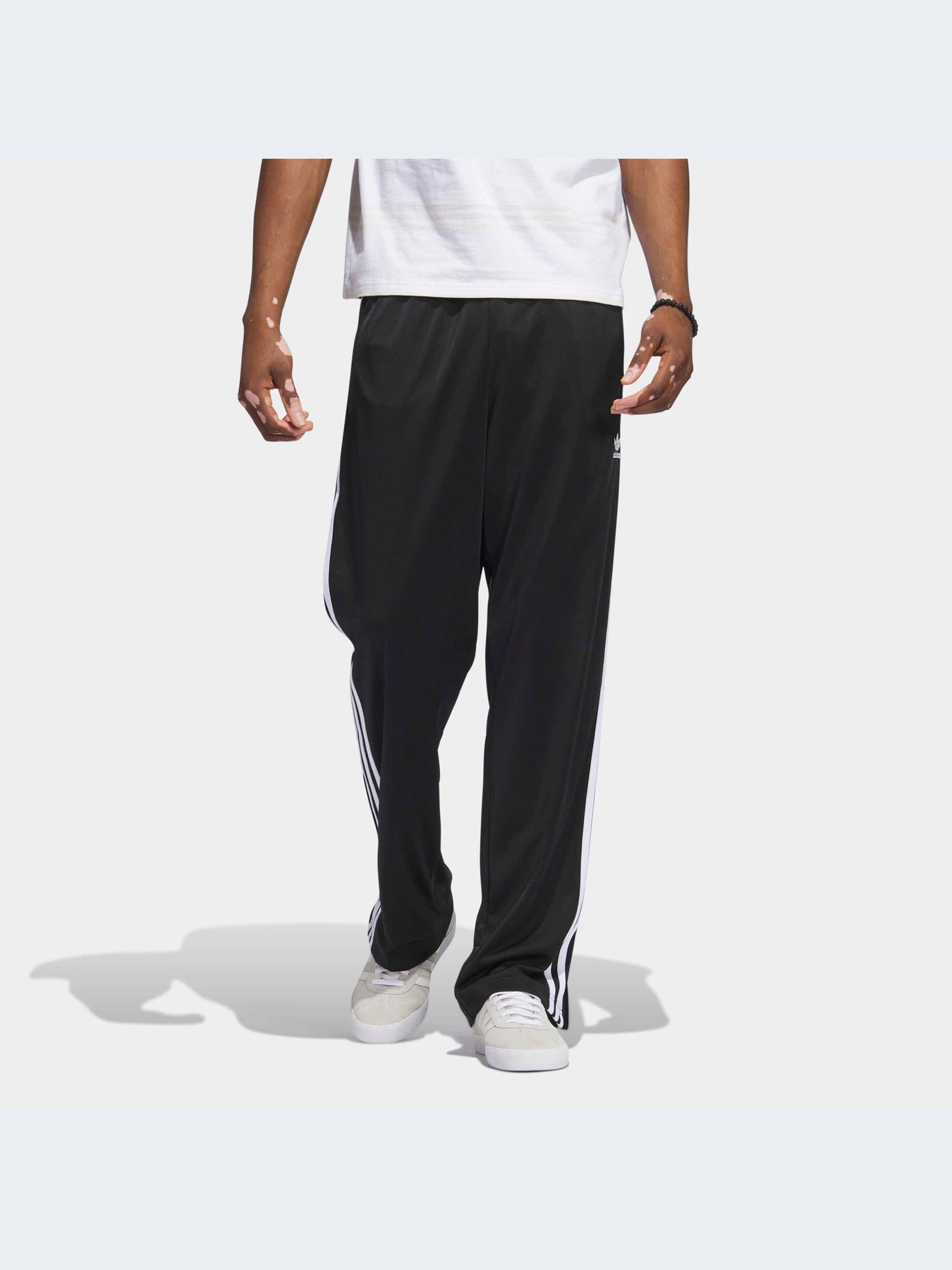 Брюки Adidas модель IJ7055 Брюки Adidas модель IJ7055 Фото