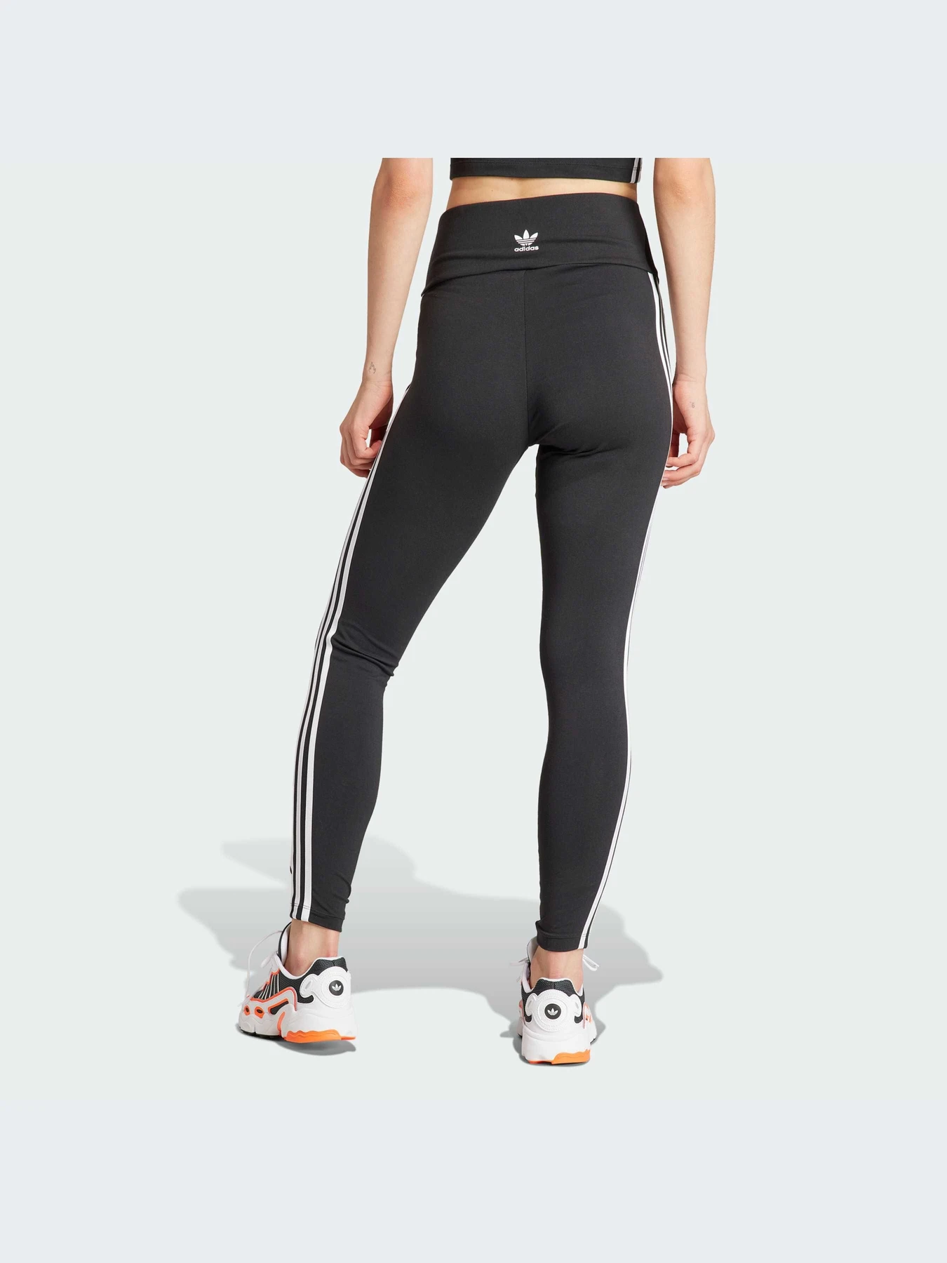 Штани Adidas Adicolor модель IP2968 Штани Adidas Adicolor модель IP2968 Фото