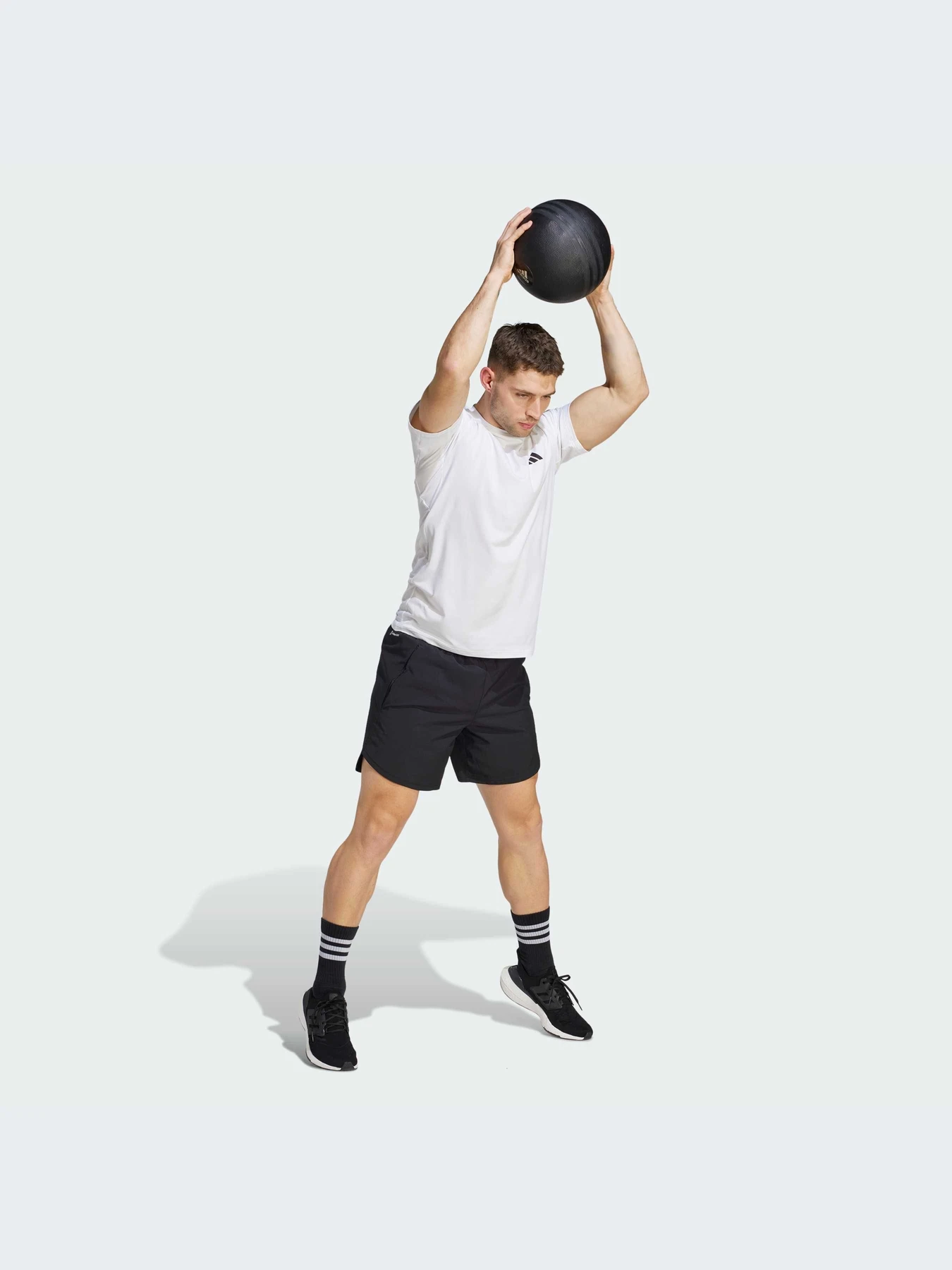 Футболки и поло Adidas модель IJ7020 Футболки и поло Adidas модель IJ7020 Фото