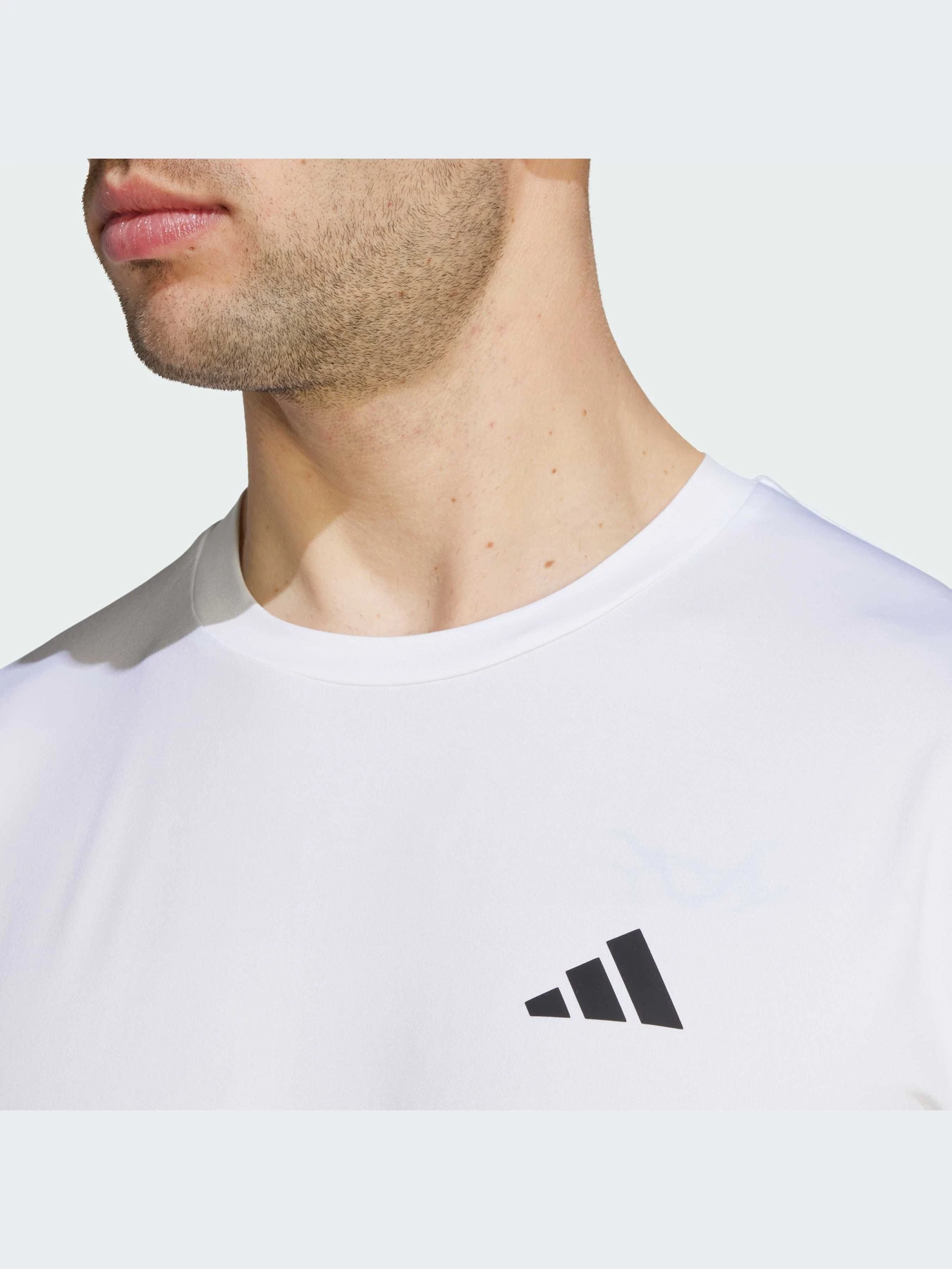 Футболки и поло Adidas модель IJ7020 Футболки и поло Adidas модель IJ7020 Фото