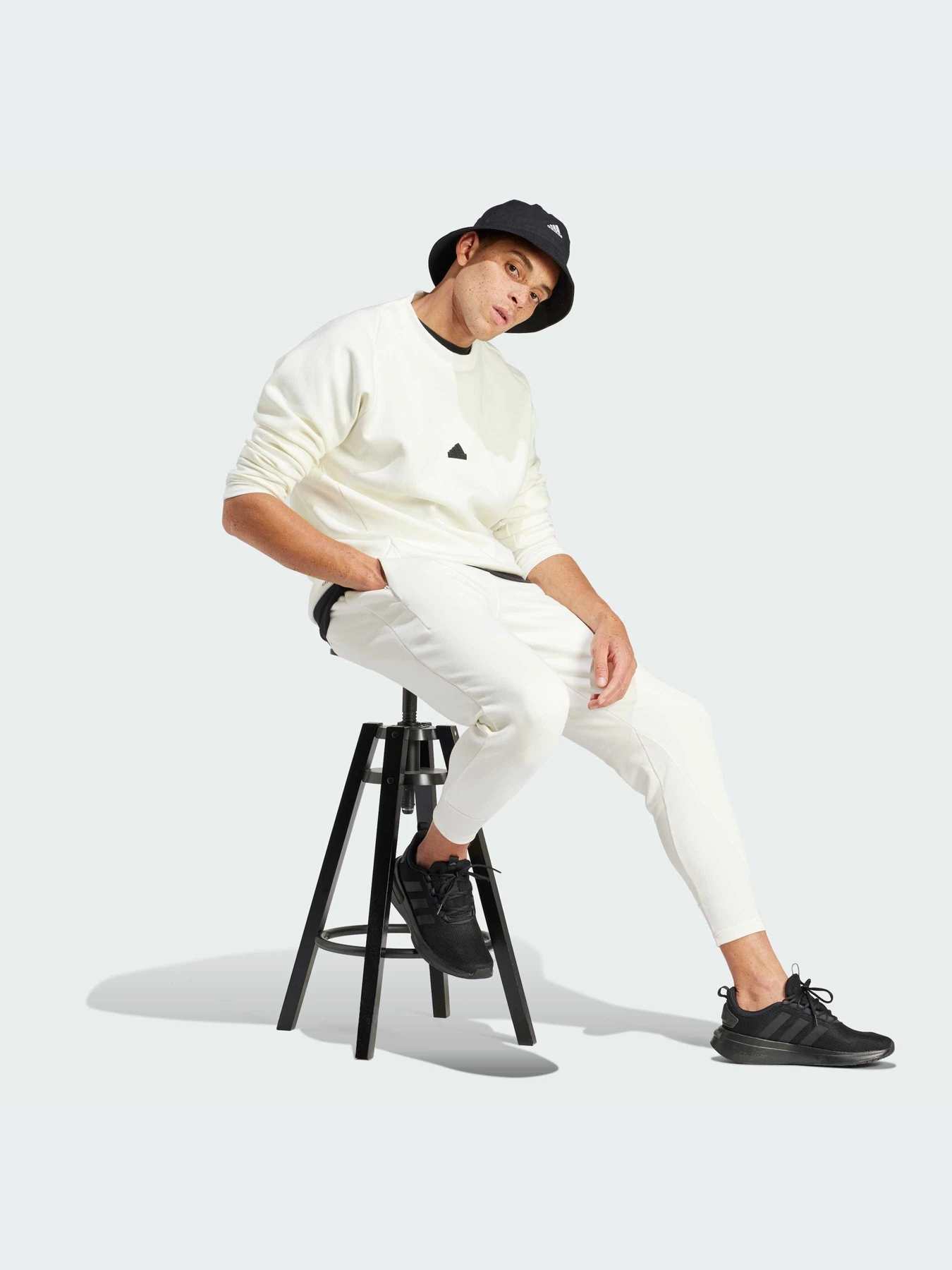 Штани Adidas ZNE модель IN1912 Штани Adidas ZNE модель IN1912 Фото
