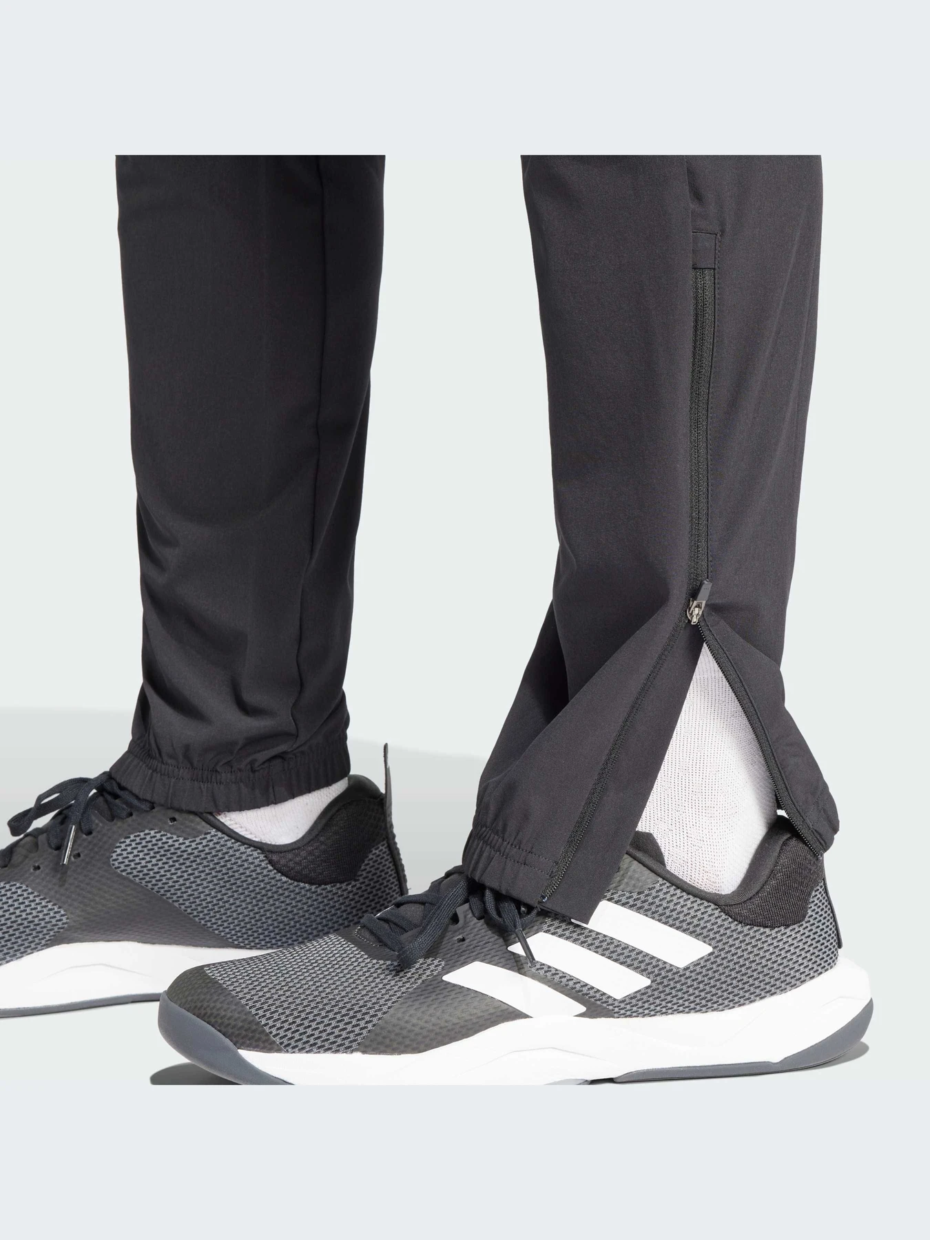 Брюки Adidas модель IL7187 Брюки Adidas модель IL7187 Фото