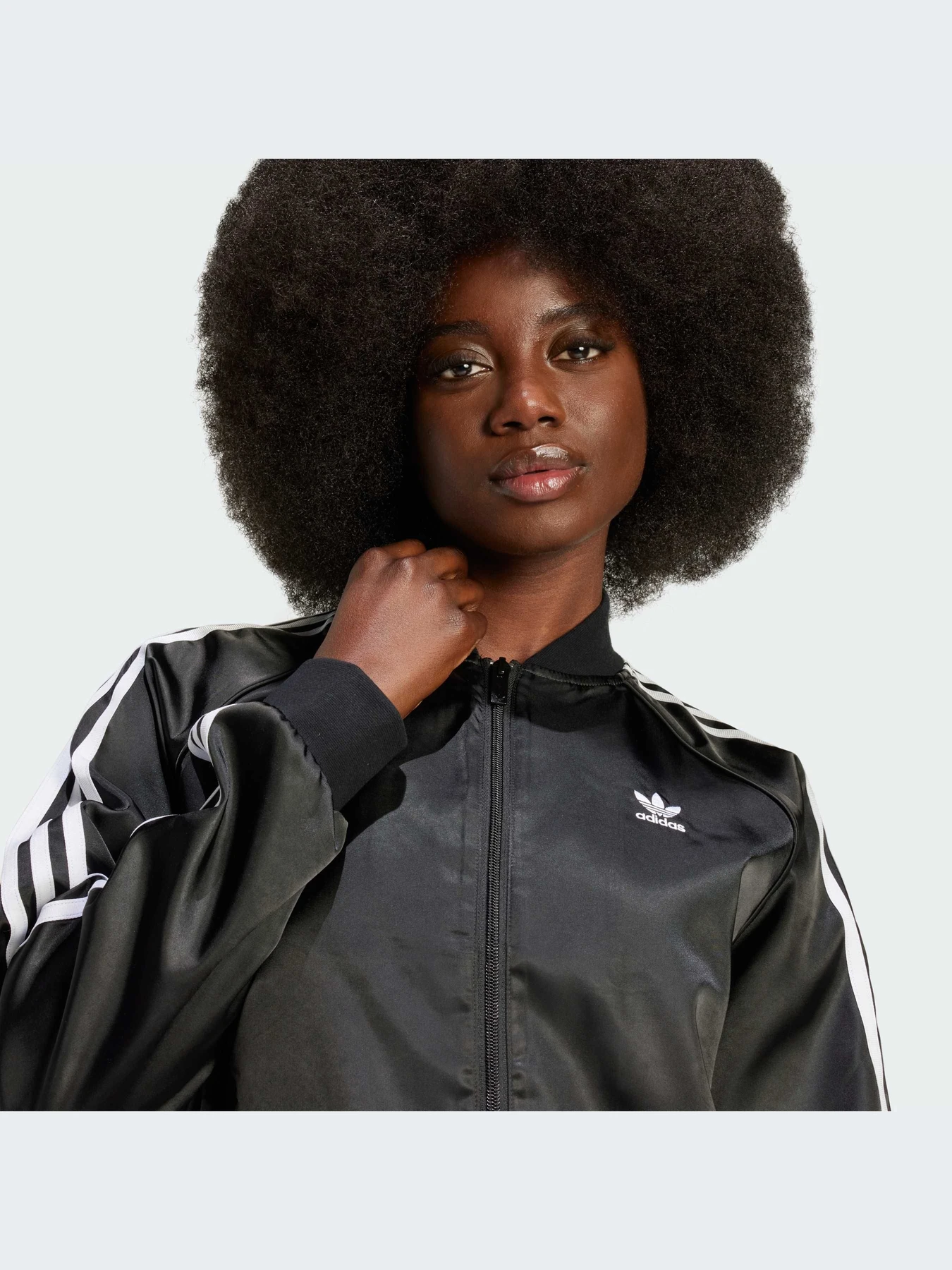Куртки и дубленки Adidas Adicolor модель IU2533 Куртки и дубленки Adidas Adicolor модель IU2533 Фото