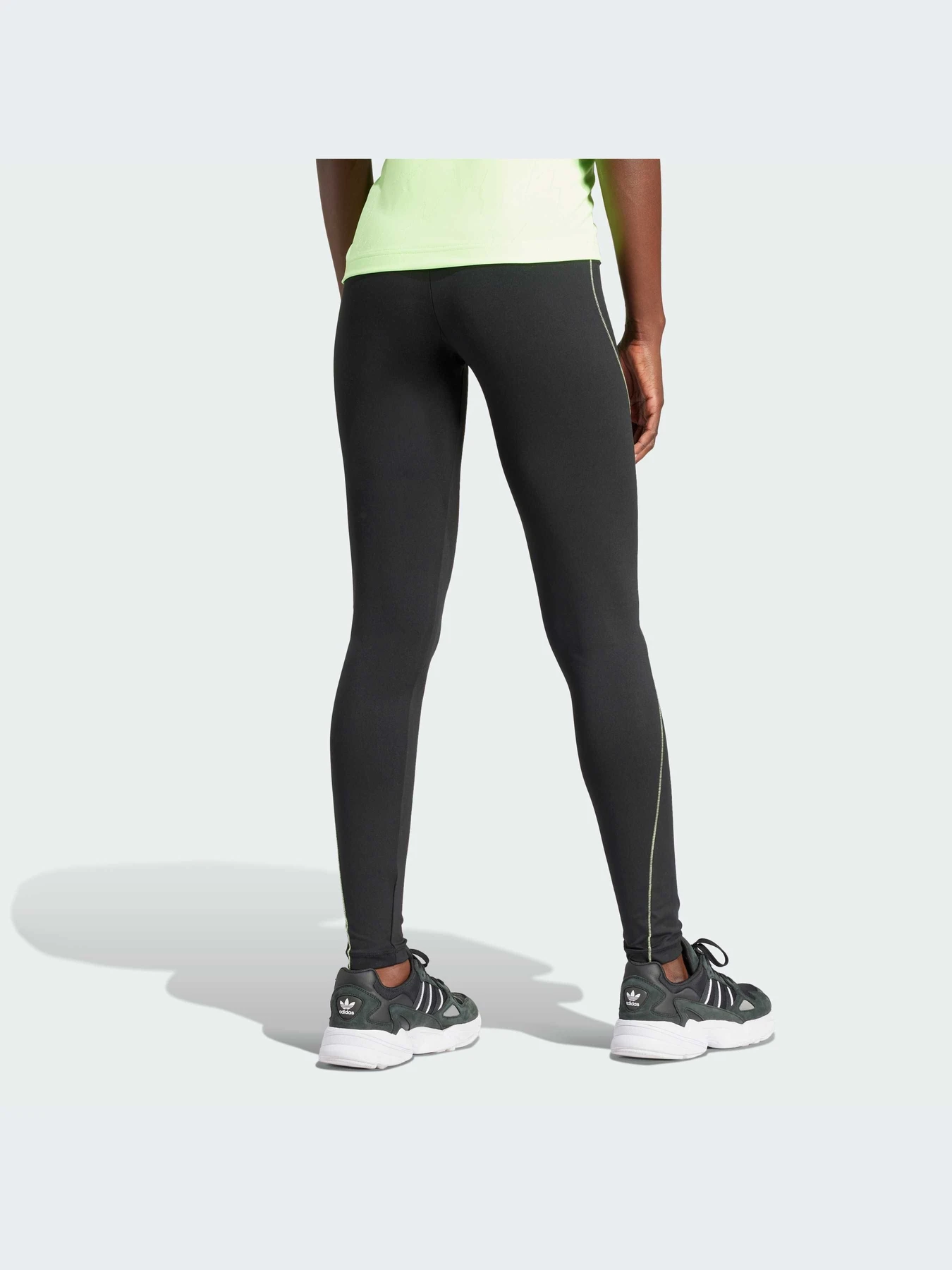 Брюки Adidas модель IT9700 Брюки Adidas модель IT9700 Фото