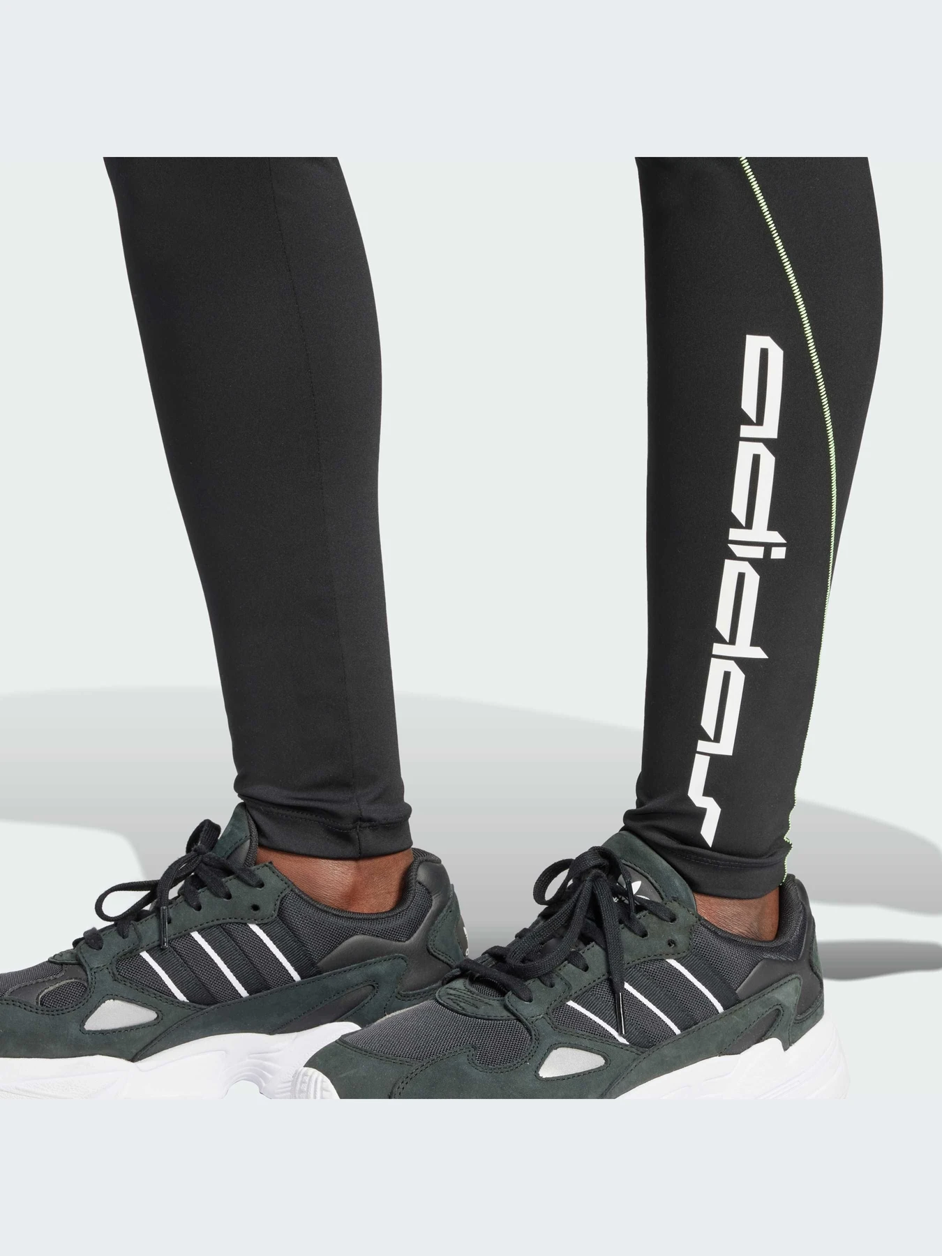Брюки Adidas модель IT9700 Брюки Adidas модель IT9700 Фото