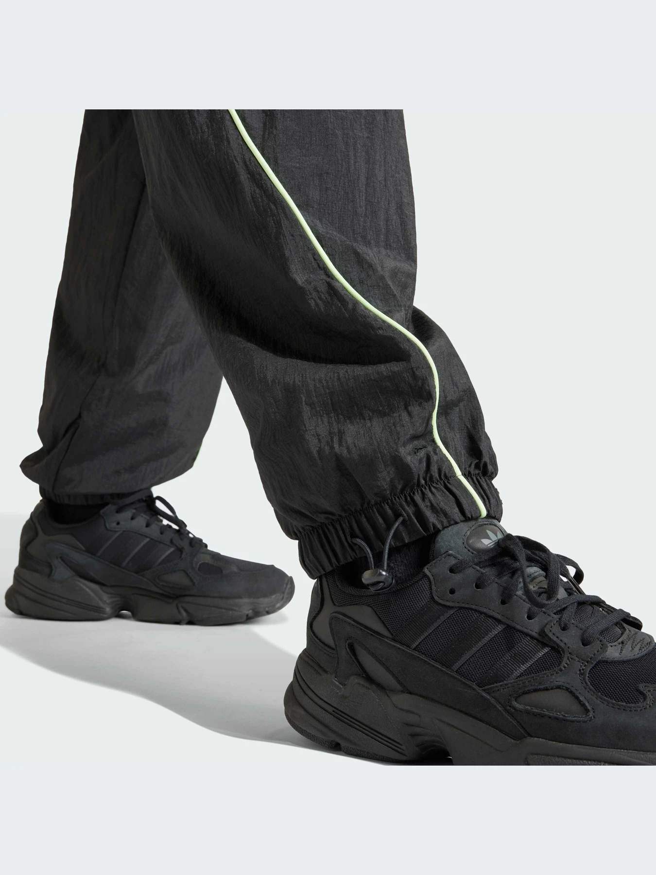Брюки Adidas модель IT9698 Брюки Adidas модель IT9698 Фото