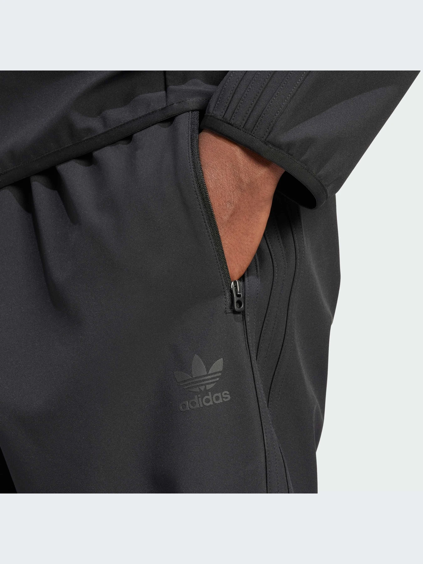 Брюки Adidas модель IM9880 Брюки Adidas модель IM9880 Фото
