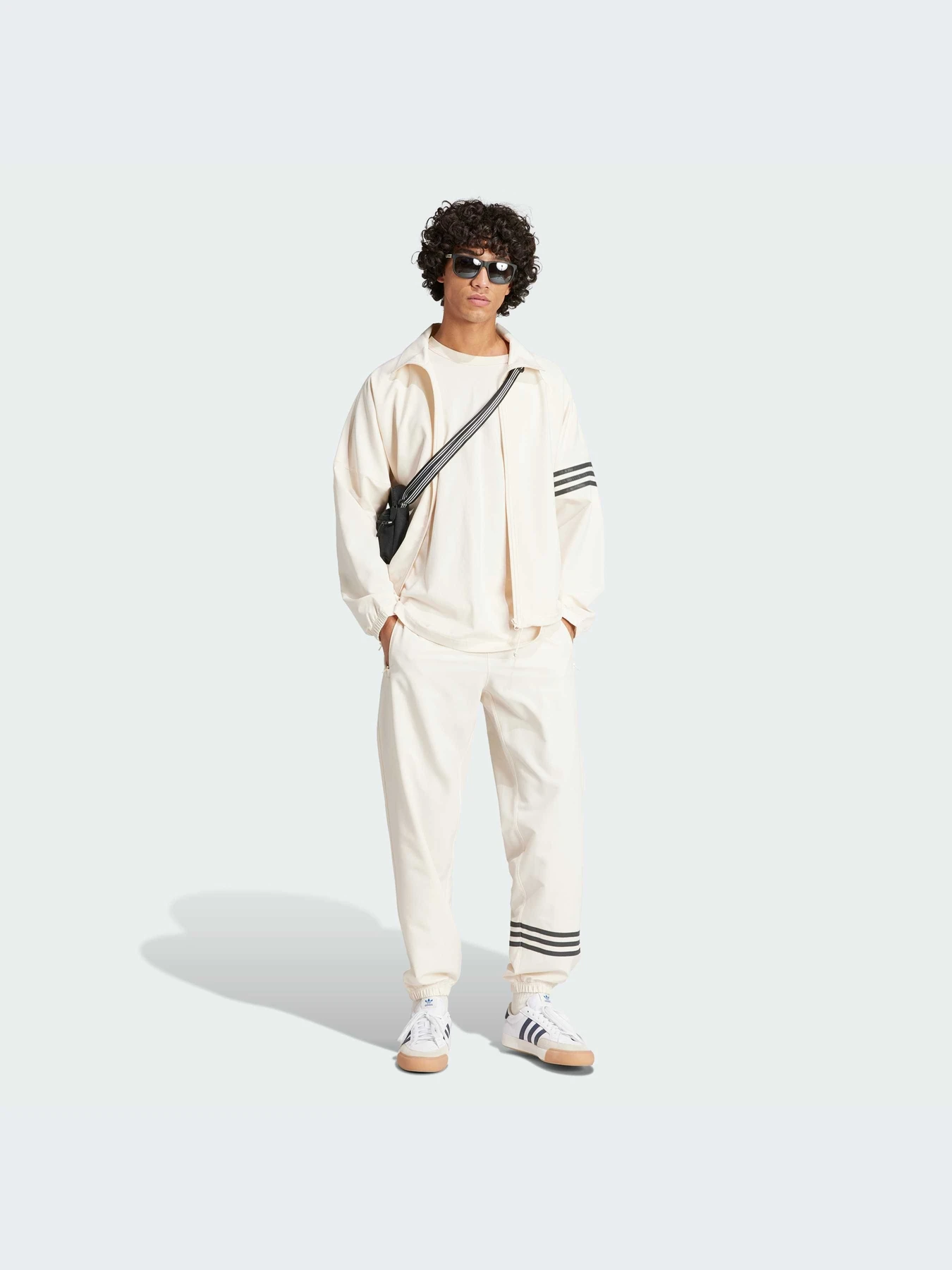 Футболки и поло Adidas модель IV5354 Футболки и поло Adidas модель IV5354 Фото