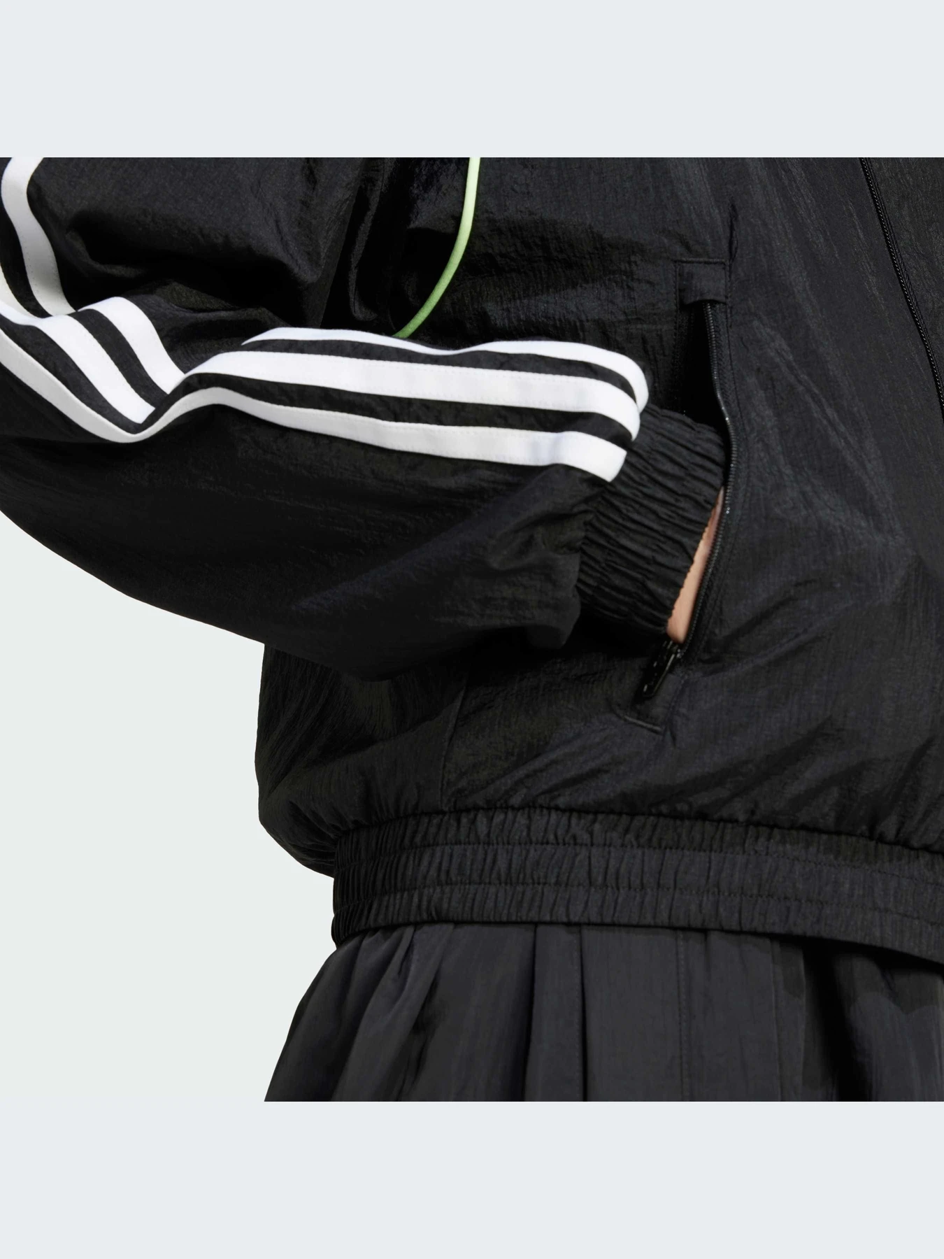 Худи и свитшоты Adidas модель IT9689 Худи и свитшоты Adidas модель IT9689 Фото