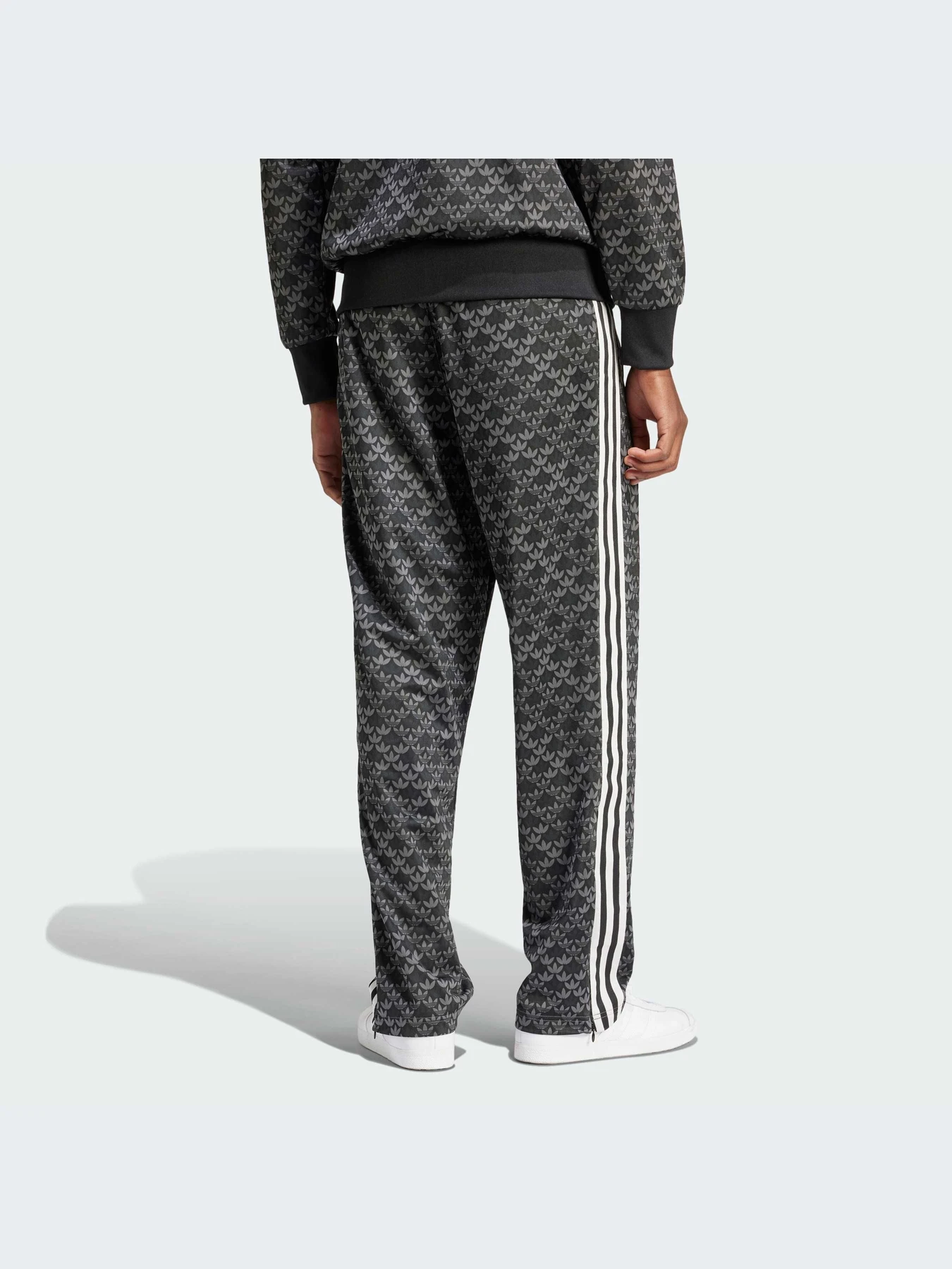 Брюки Adidas Graphics модель IS0220 Фото