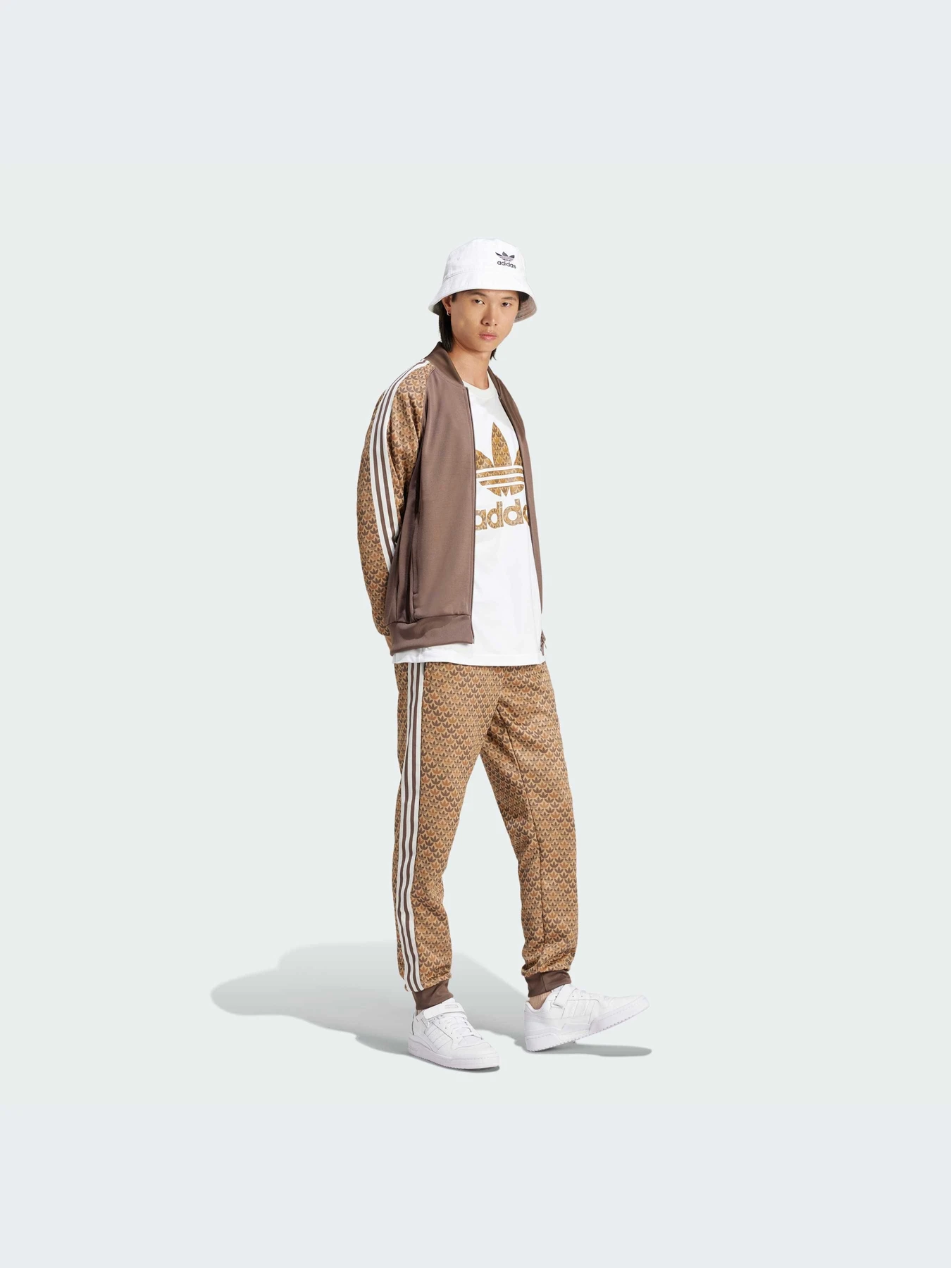 Худи и свитшоты Adidas Graphics модель IS0255 Худи и свитшоты Adidas Graphics модель IS0255 Фото