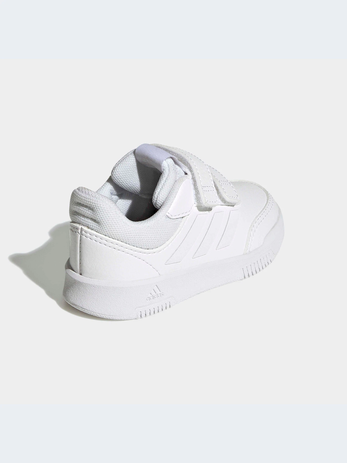 Кроссовки Adidas модель GW1990 Кроссовки Adidas модель GW1990 Фото
